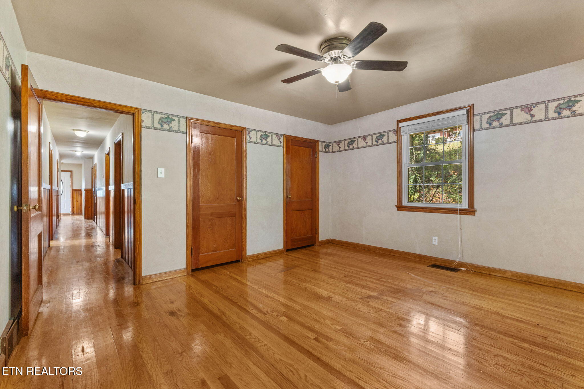 302 Hickory Street Clinton TN 37716