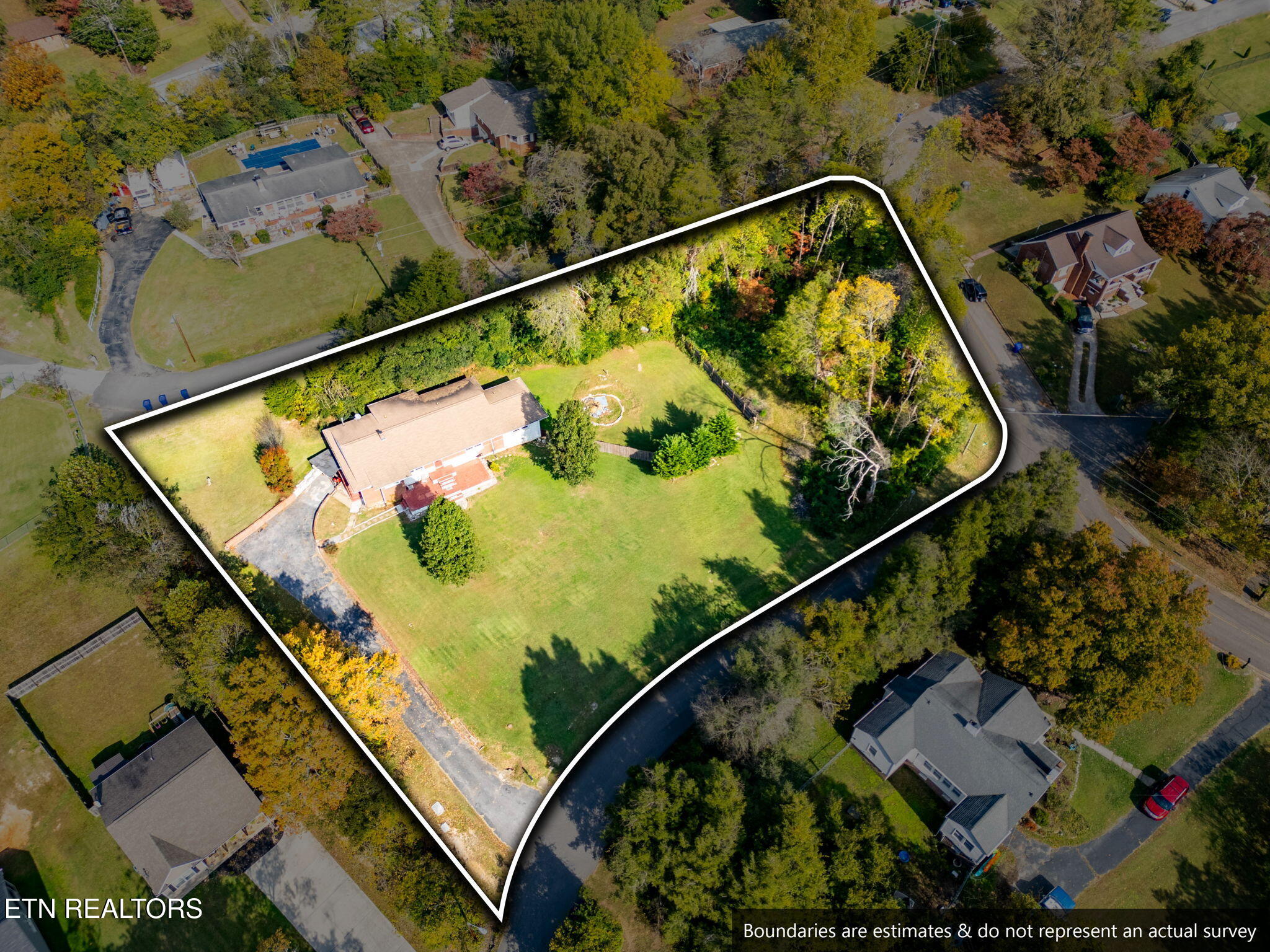 302 Hickory Street Clinton TN 37716