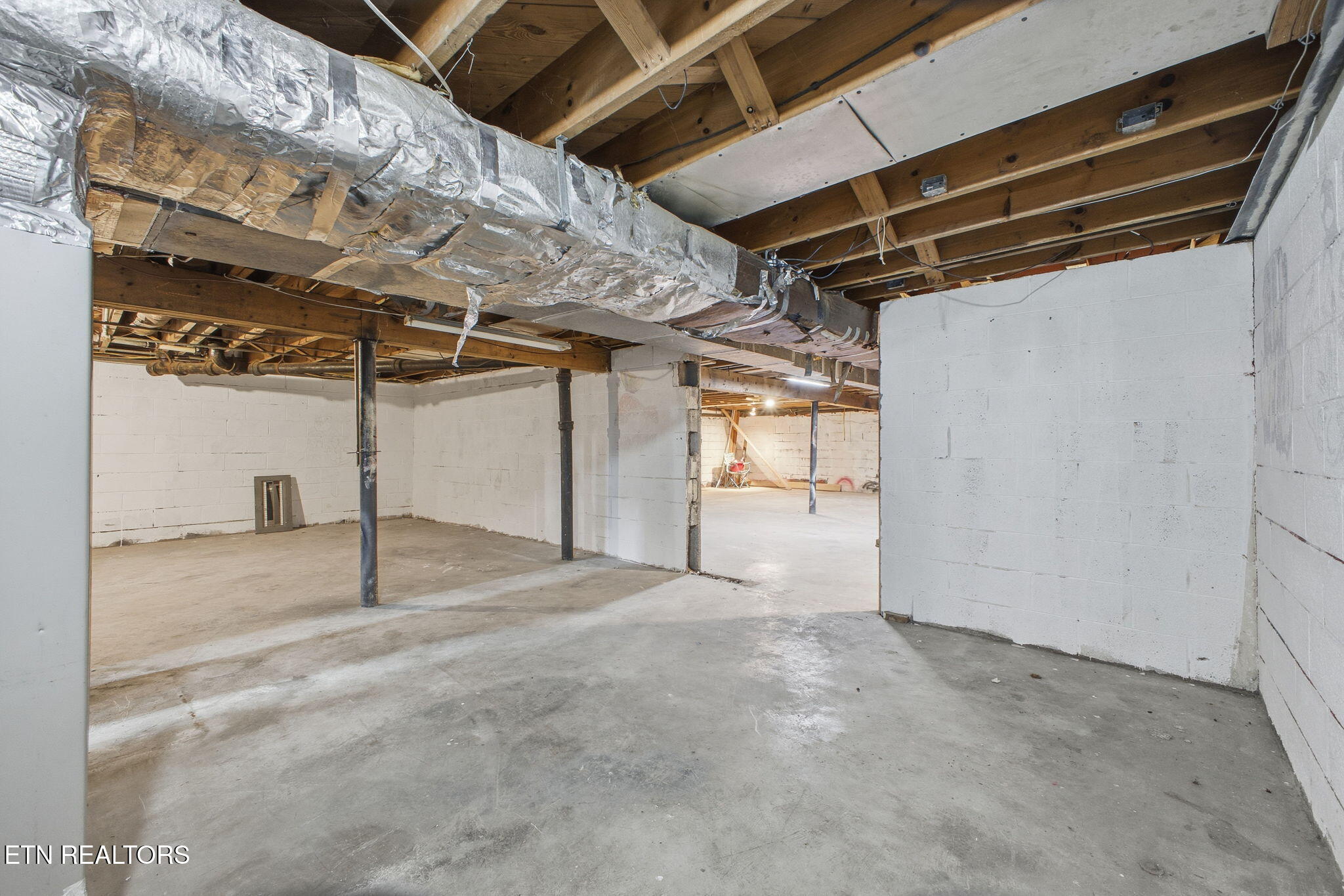 302 Hickory Street Clinton TN 37716