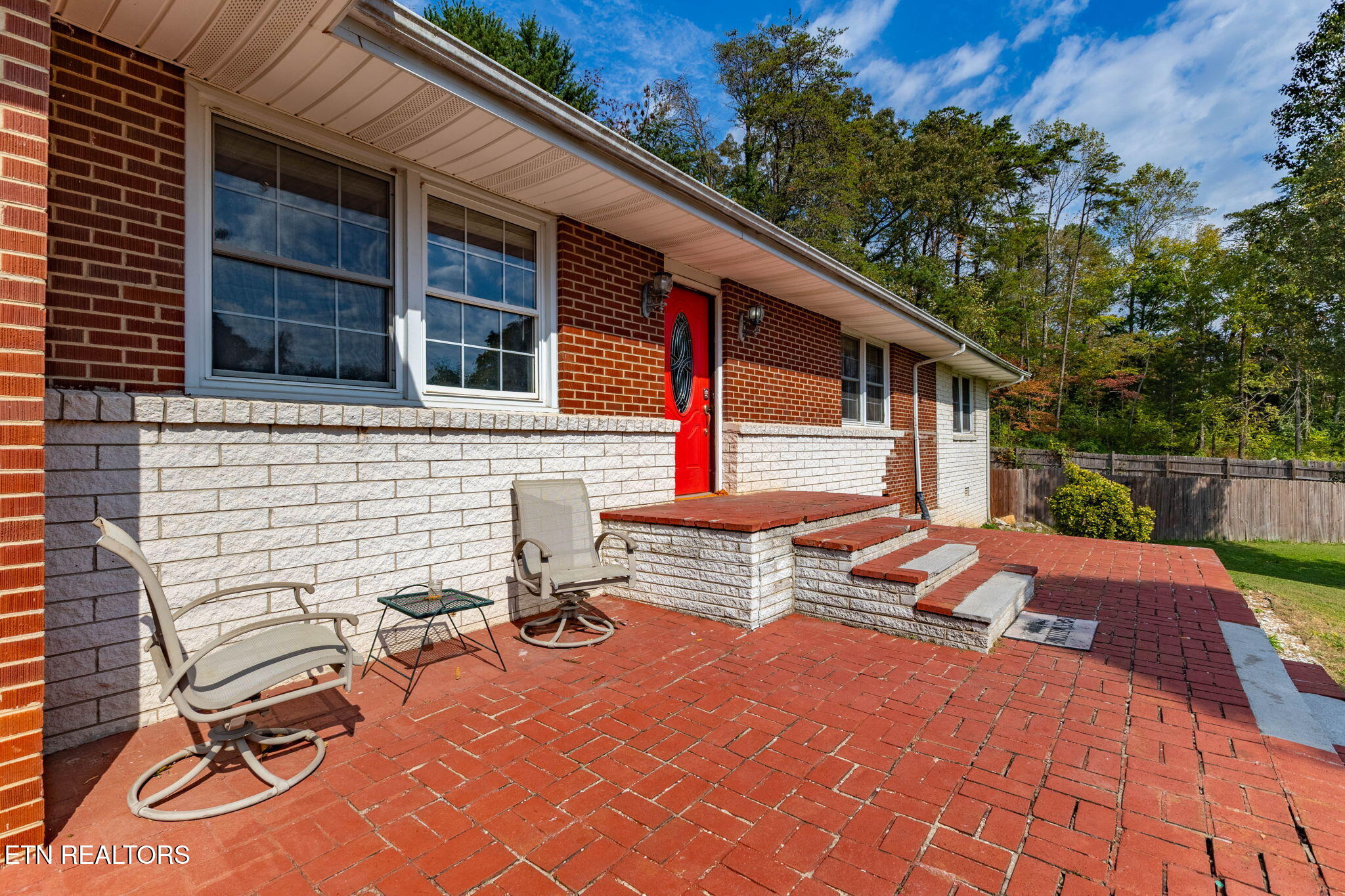 302 Hickory Street Clinton TN 37716