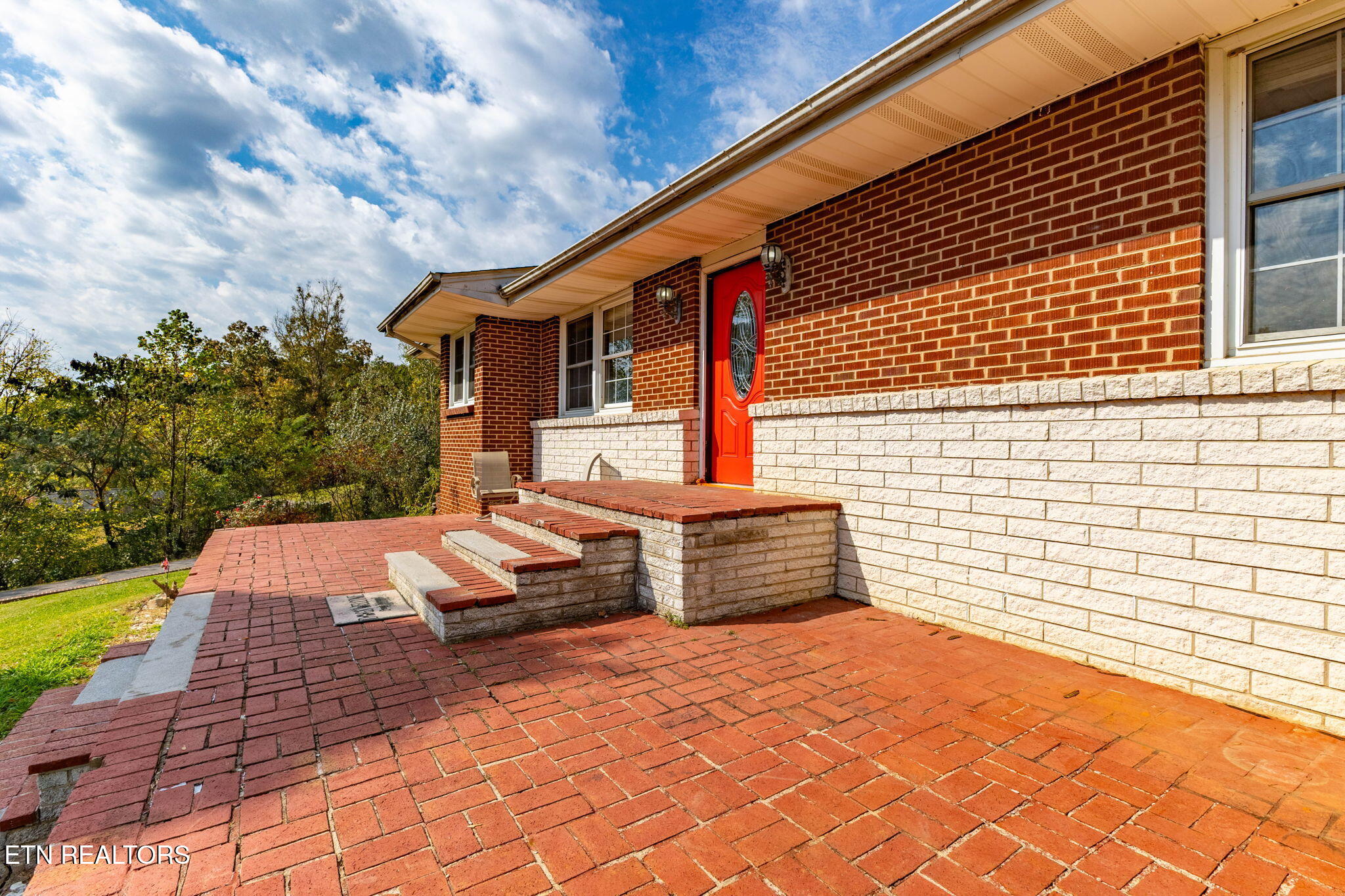 302 Hickory Street Clinton TN 37716