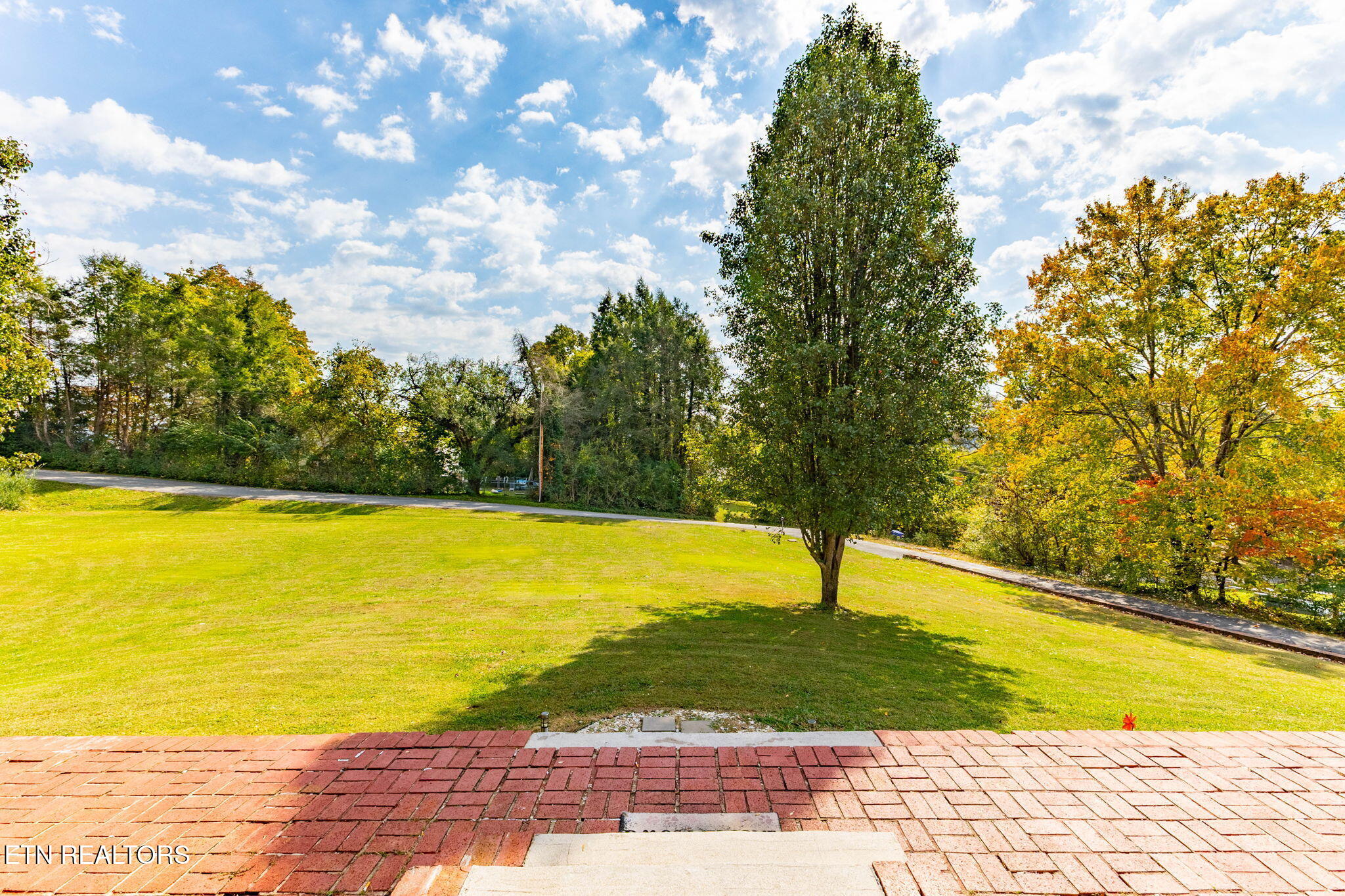 302 Hickory Street Clinton TN 37716