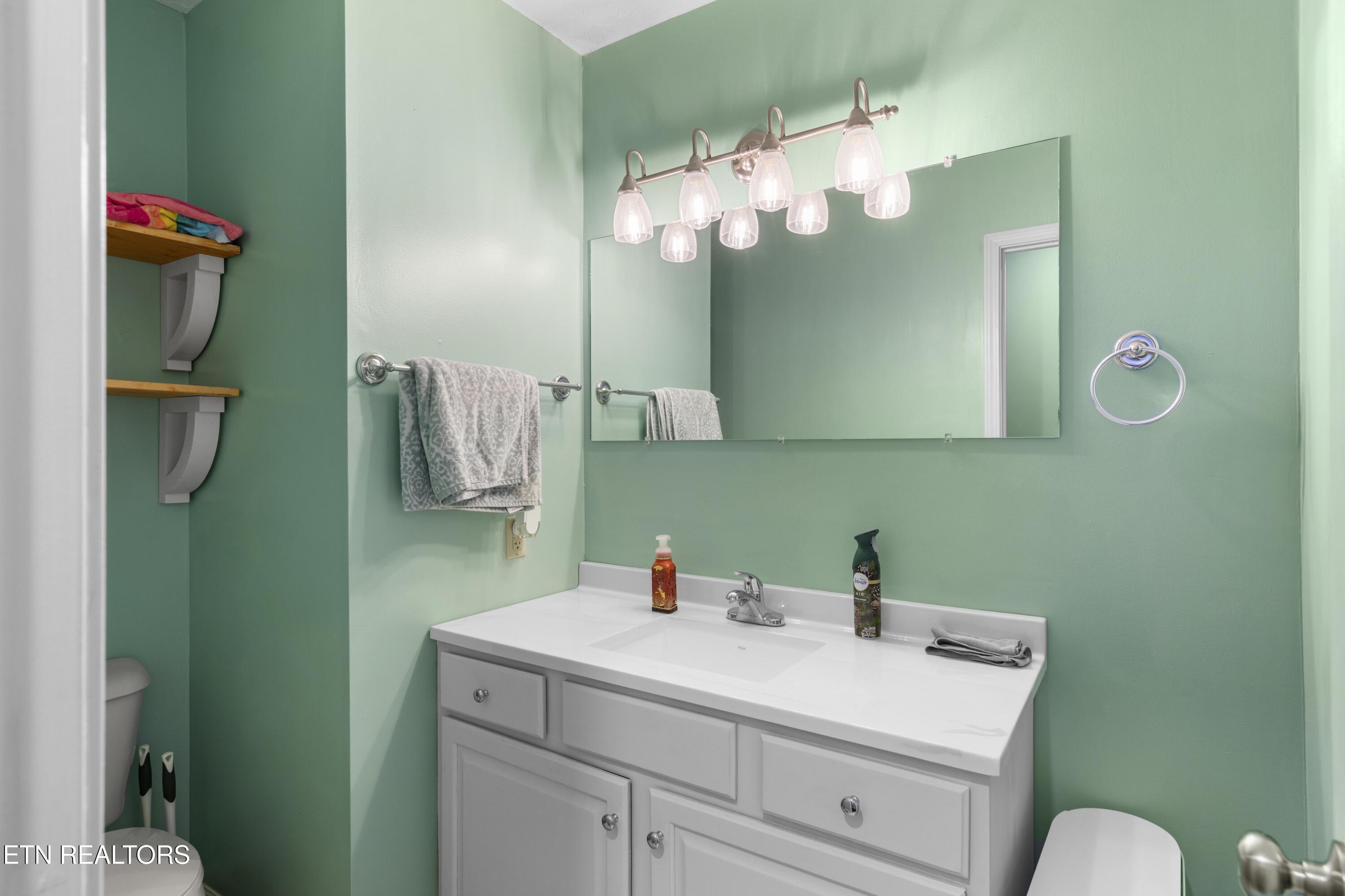 182 Woodvine Street Jacksboro TN 37757