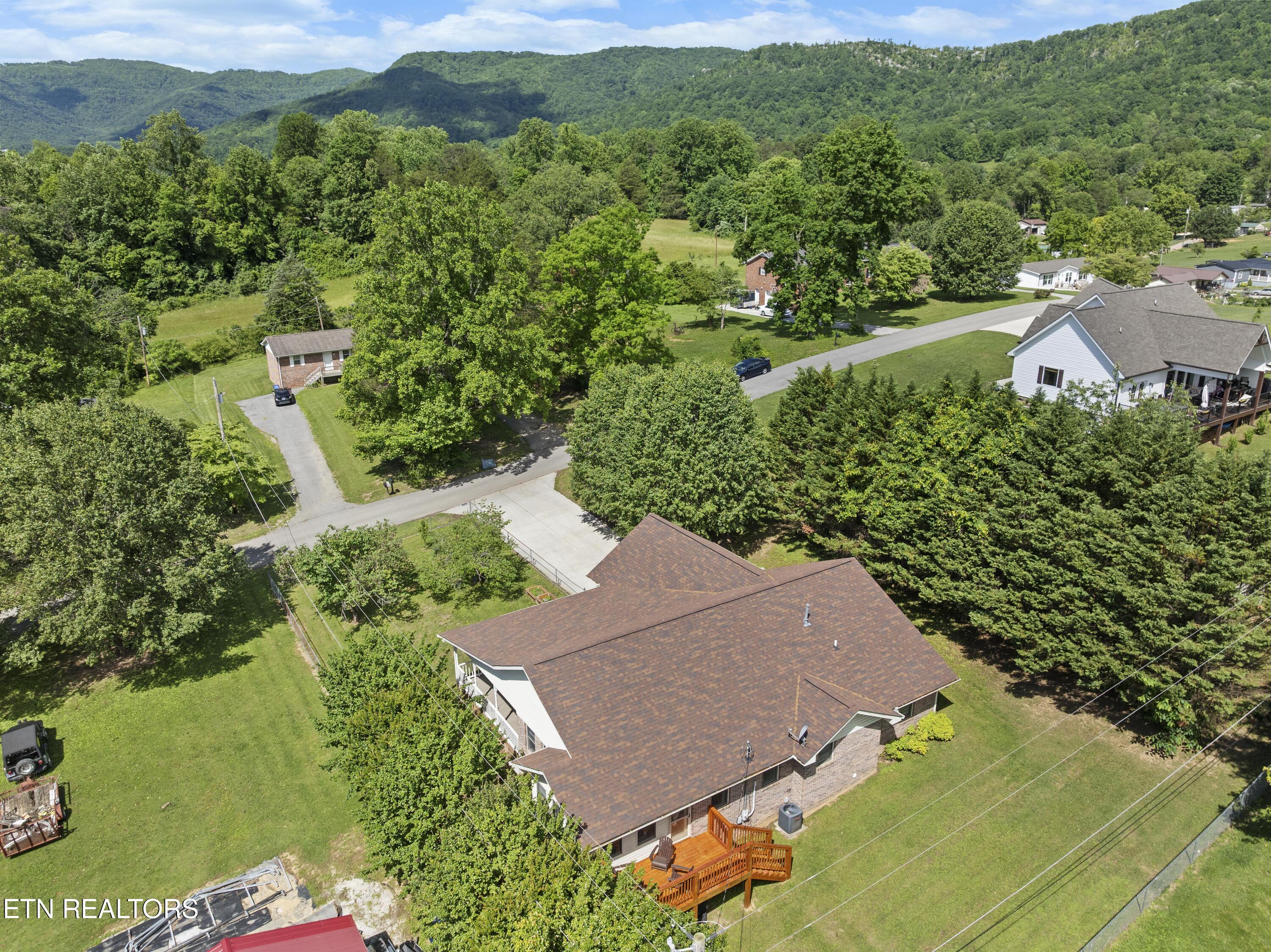 182 Woodvine Street Jacksboro TN 37757