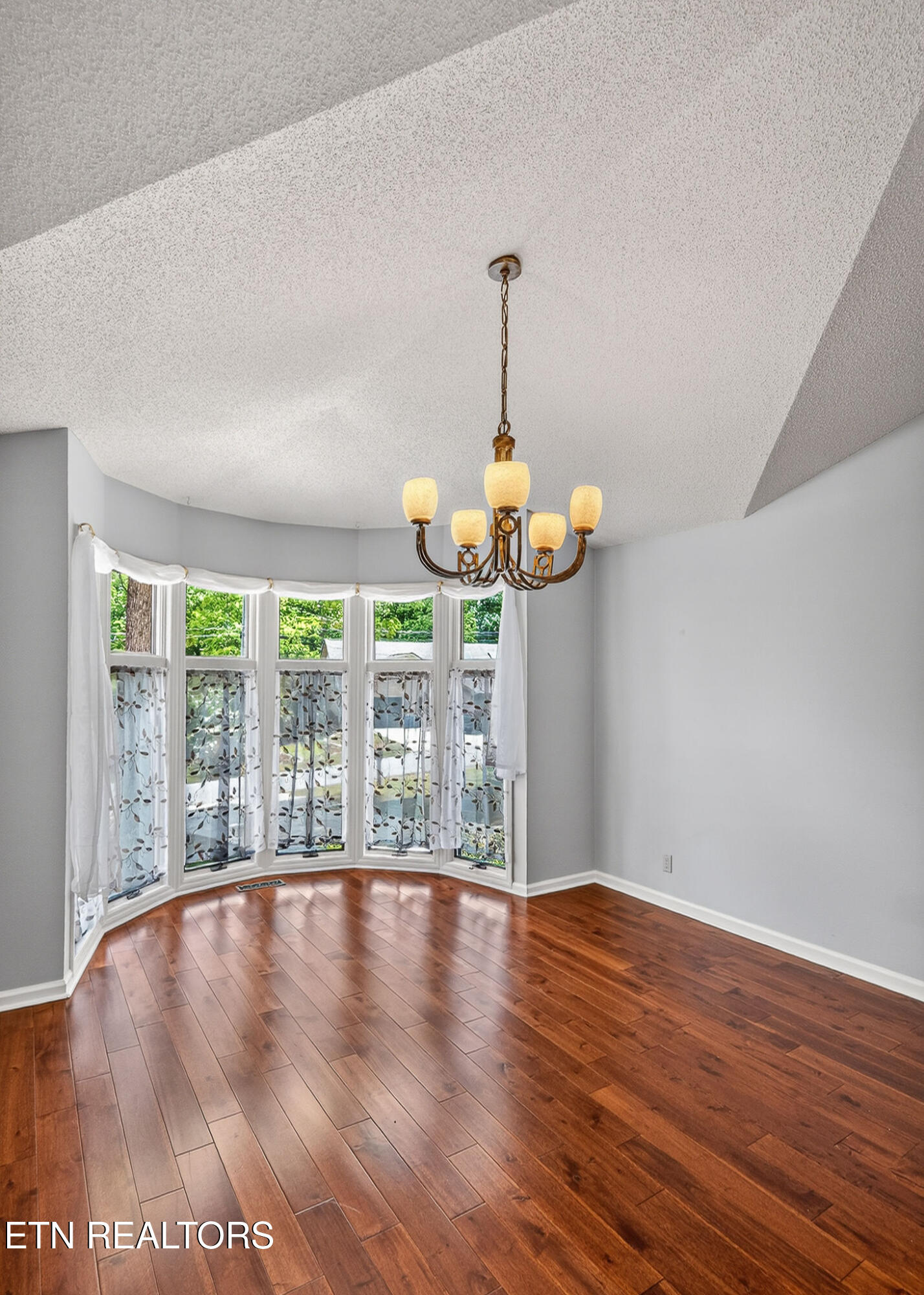 23 Belvedere Lane Crossville TN 38558