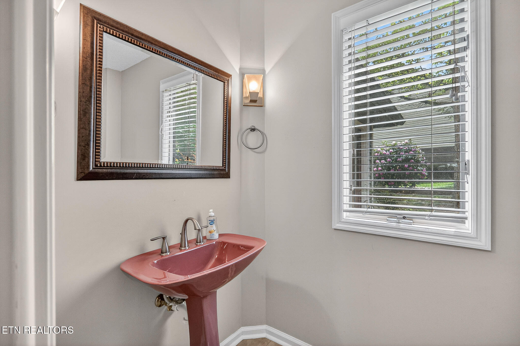 23 Belvedere Lane Crossville TN 38558
