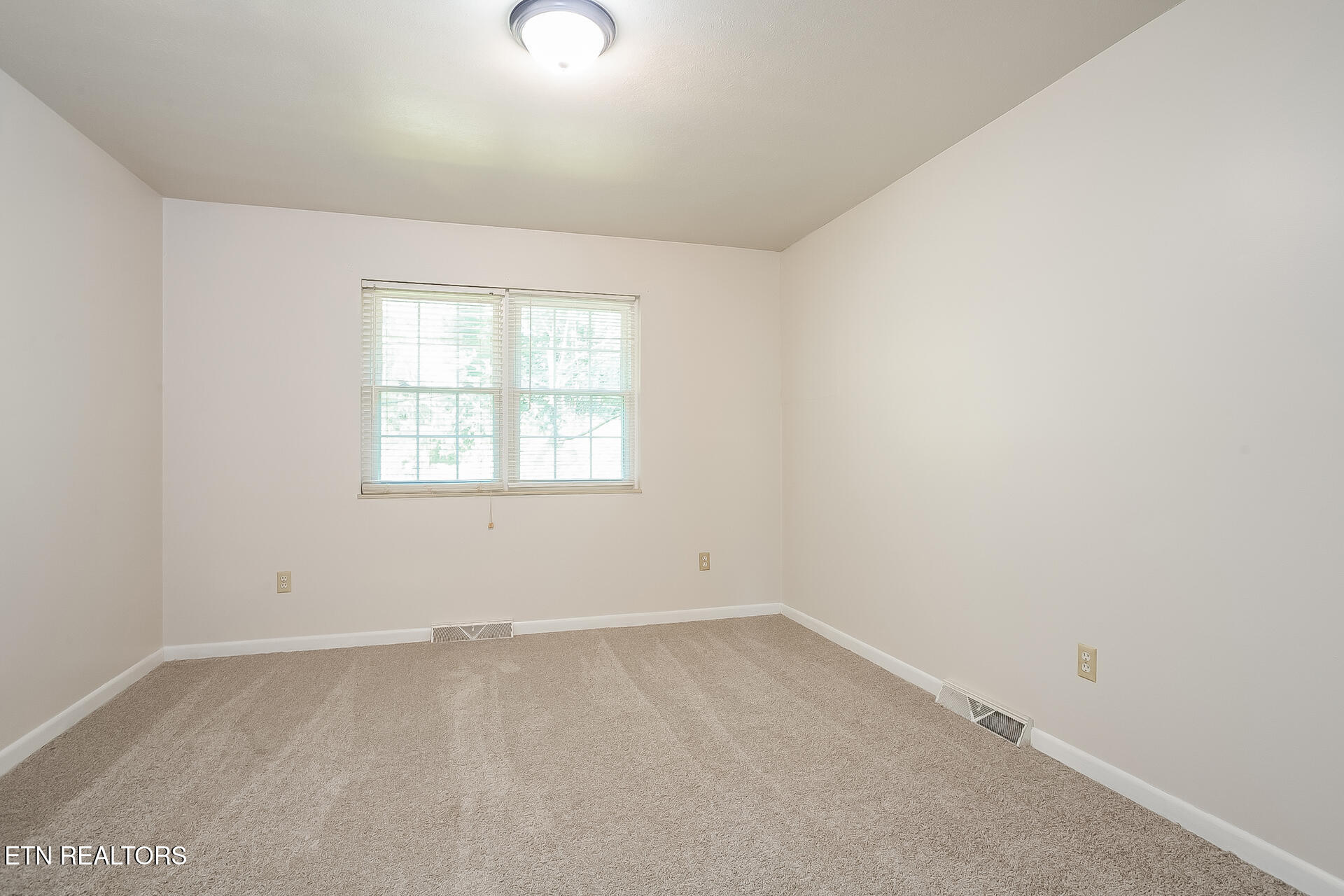 214 Meadow Lane Lafollette TN 37766