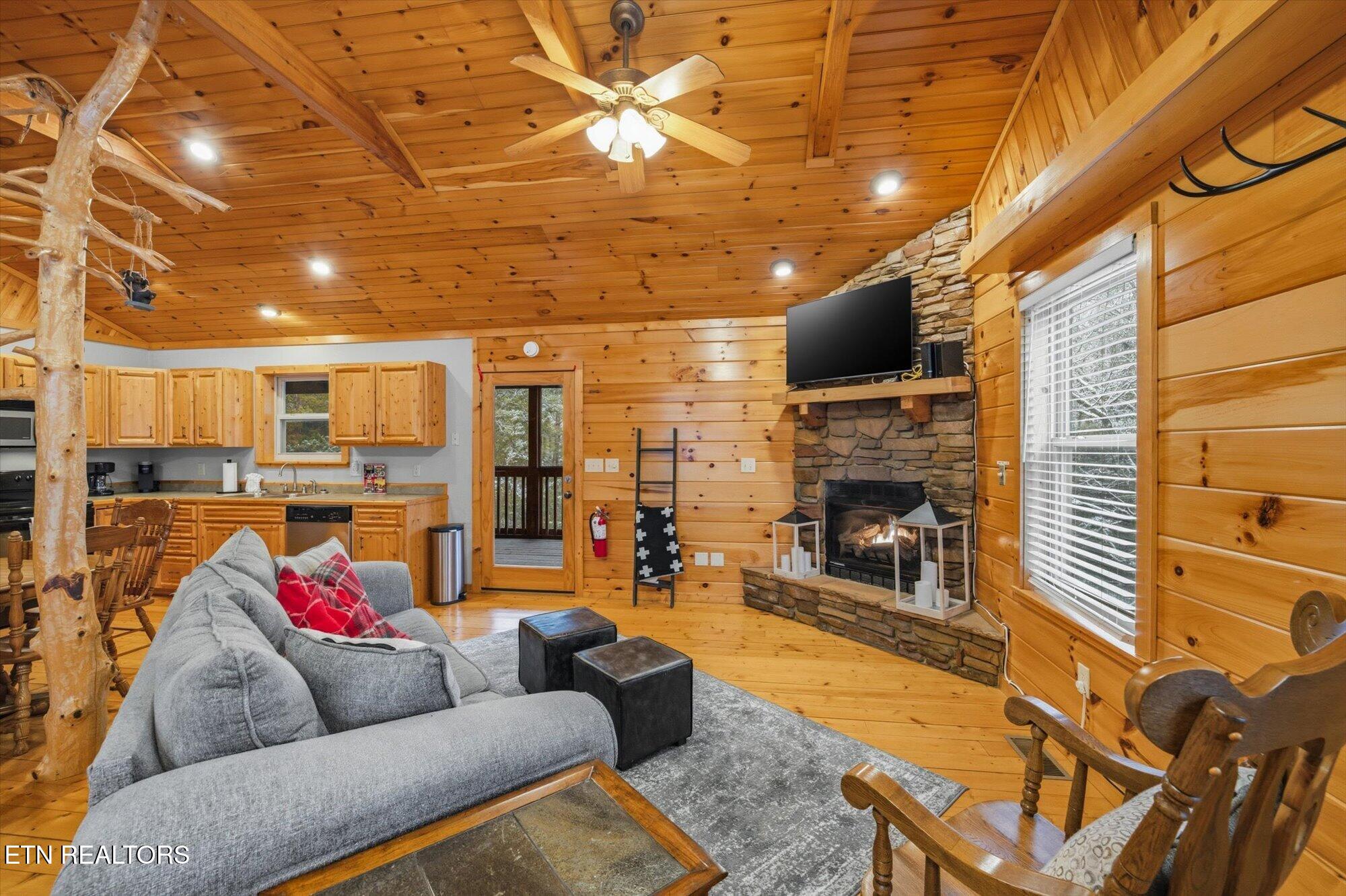 1960 Oakmont Drive Sevierville TN 37876