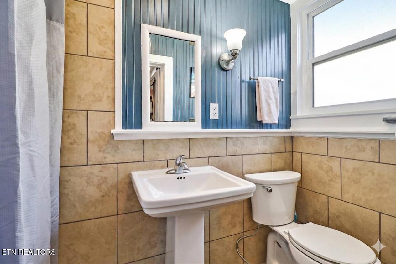 400 W Rockwood Street Rockwood TN 37854