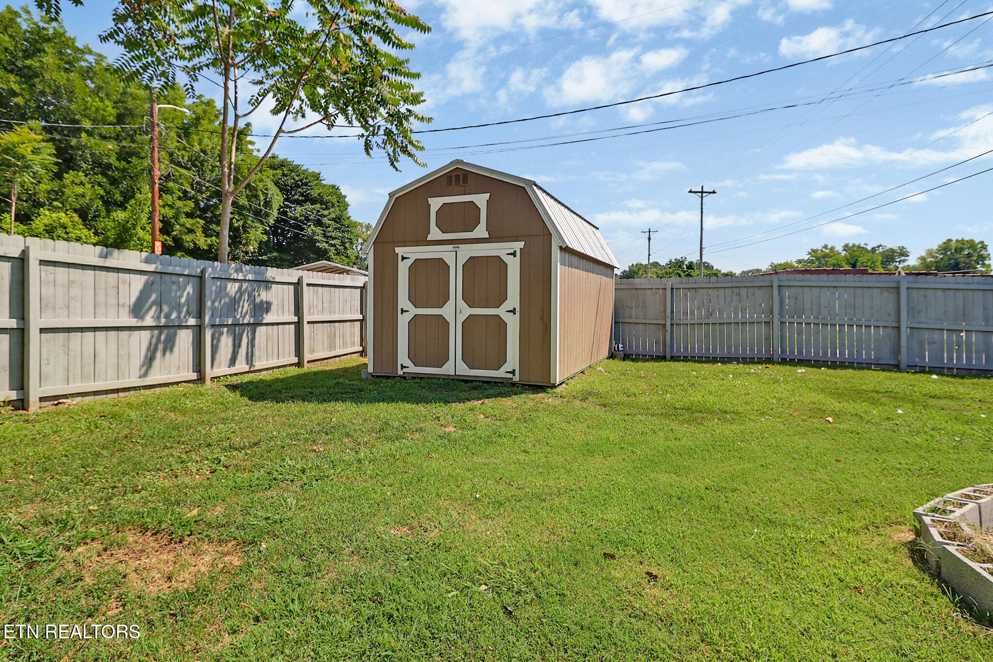400 W Rockwood Street Rockwood TN 37854