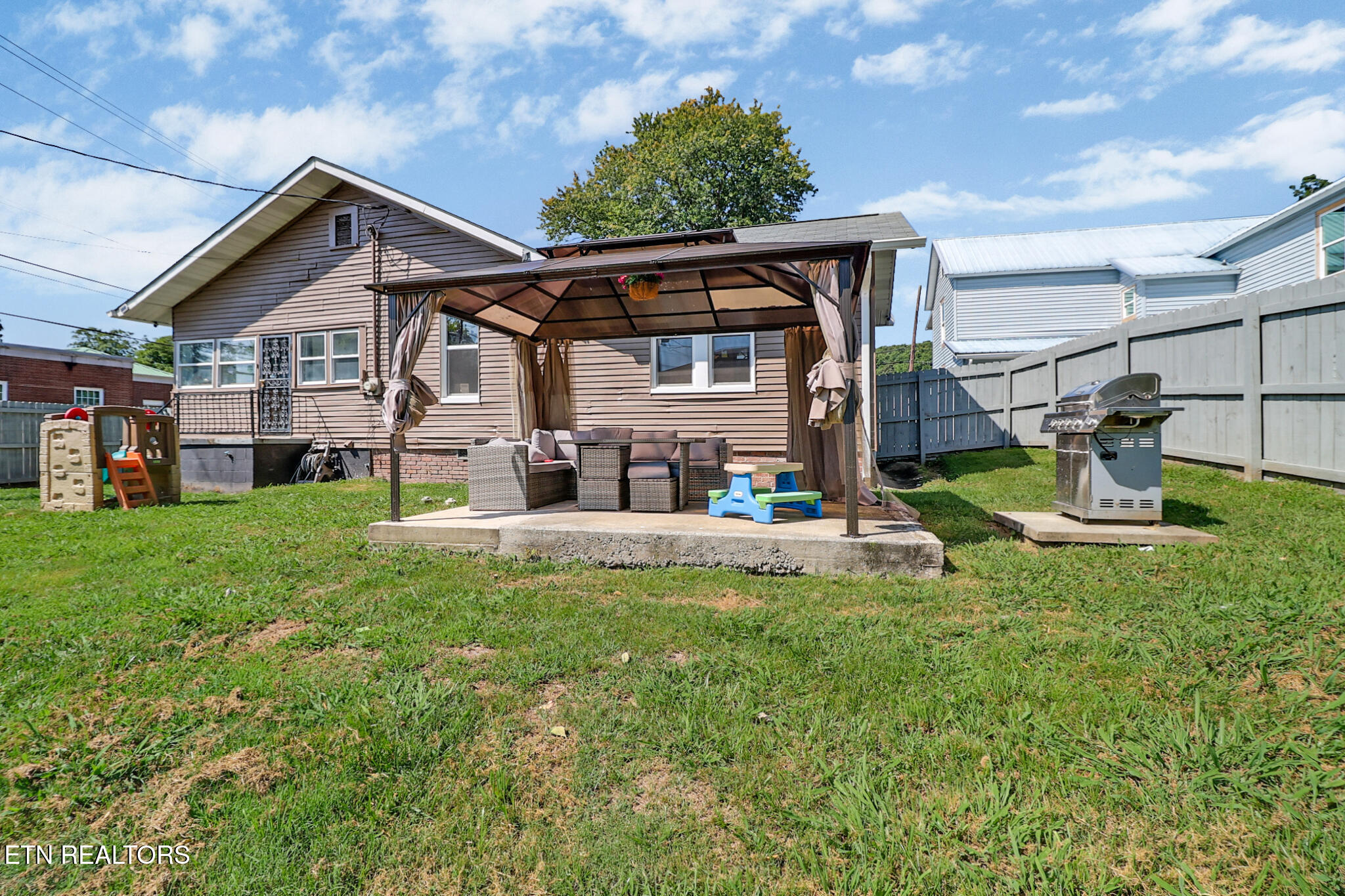 400 W Rockwood Street Rockwood TN 37854