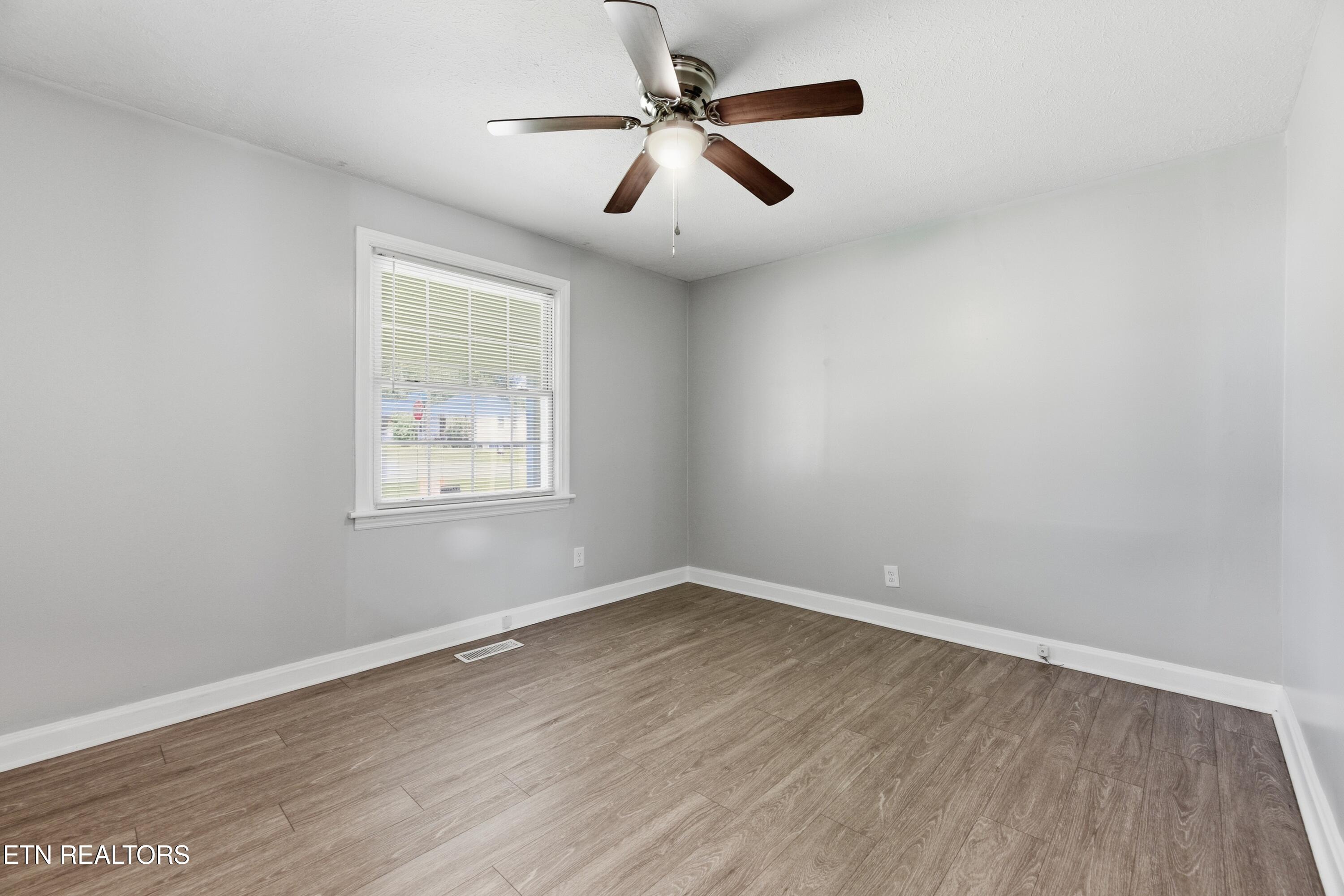 108 Meadowbrook Street Clinton TN 37716