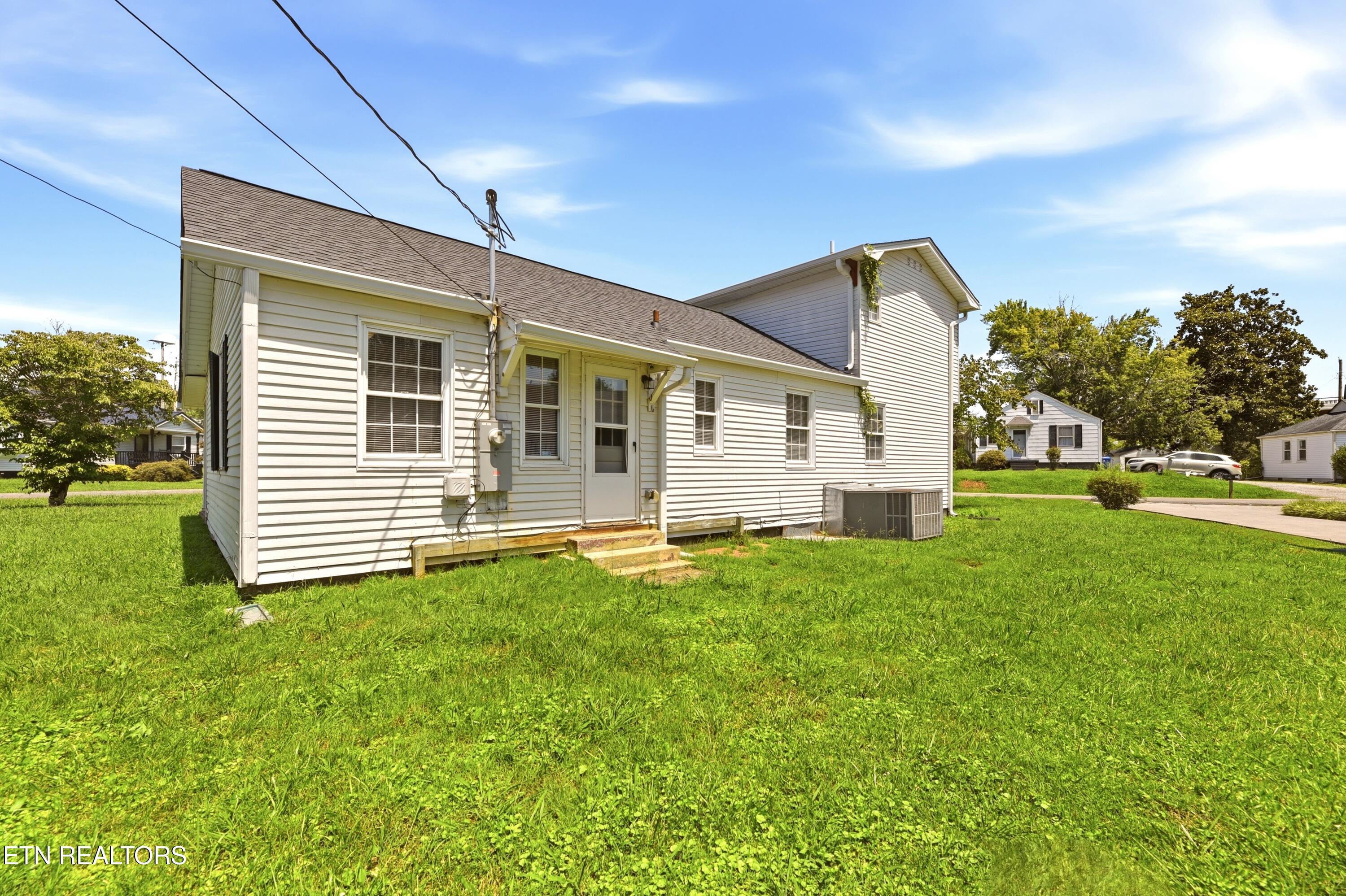 108 Meadowbrook Street Clinton TN 37716