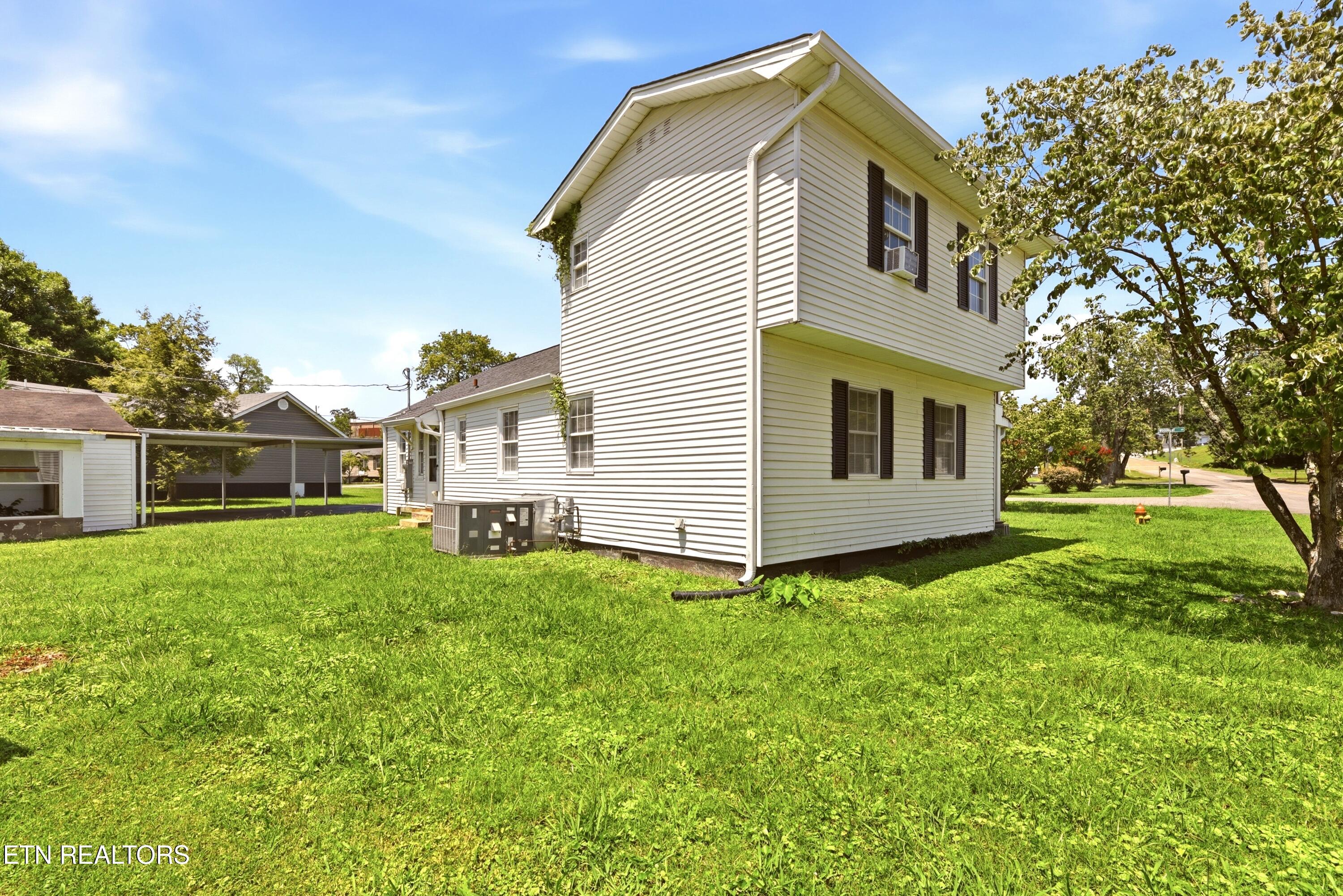 108 Meadowbrook Street Clinton TN 37716