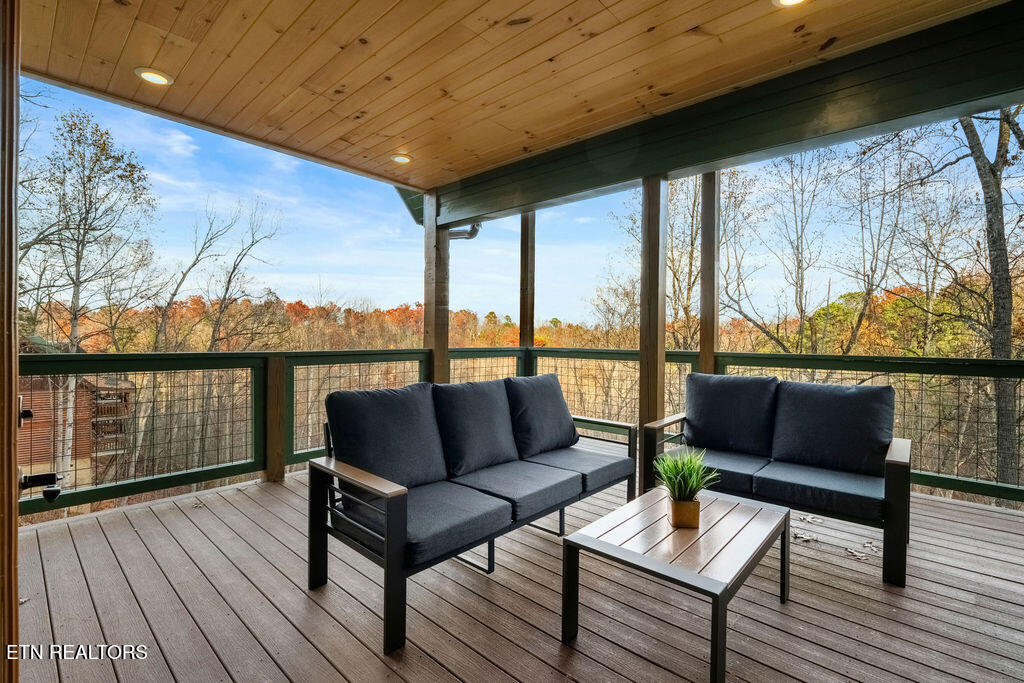 1857 Beach Front Drive Sevierville TN 37876