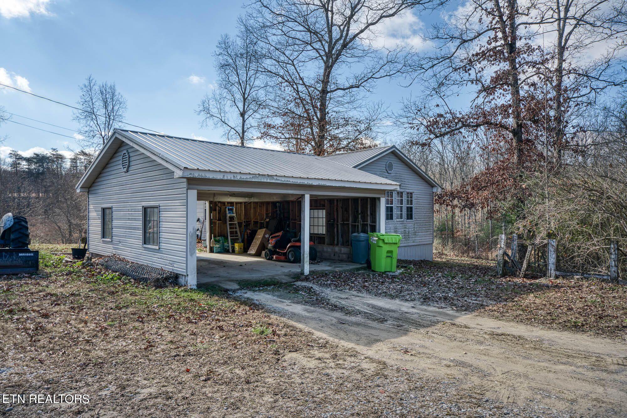 331 W Creston Road Crossville TN 38571