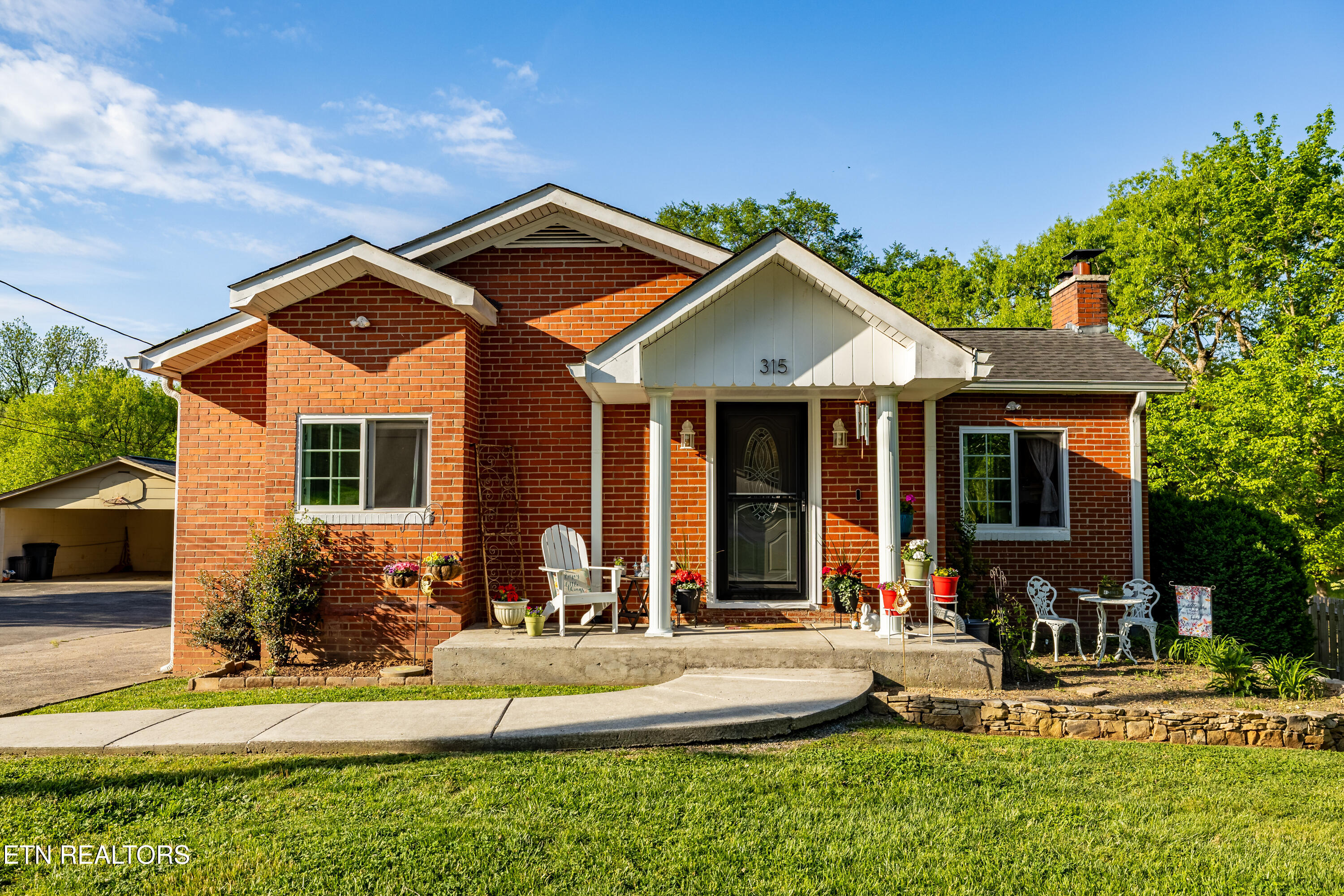315 South Oak Street Sweetwater TN 37874