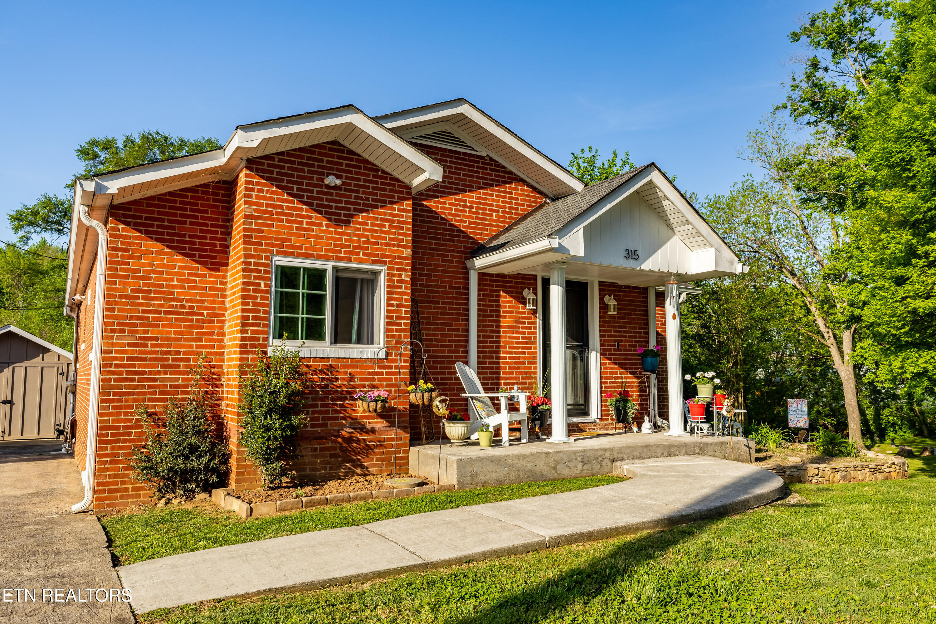 315 South Oak Street Sweetwater TN 37874