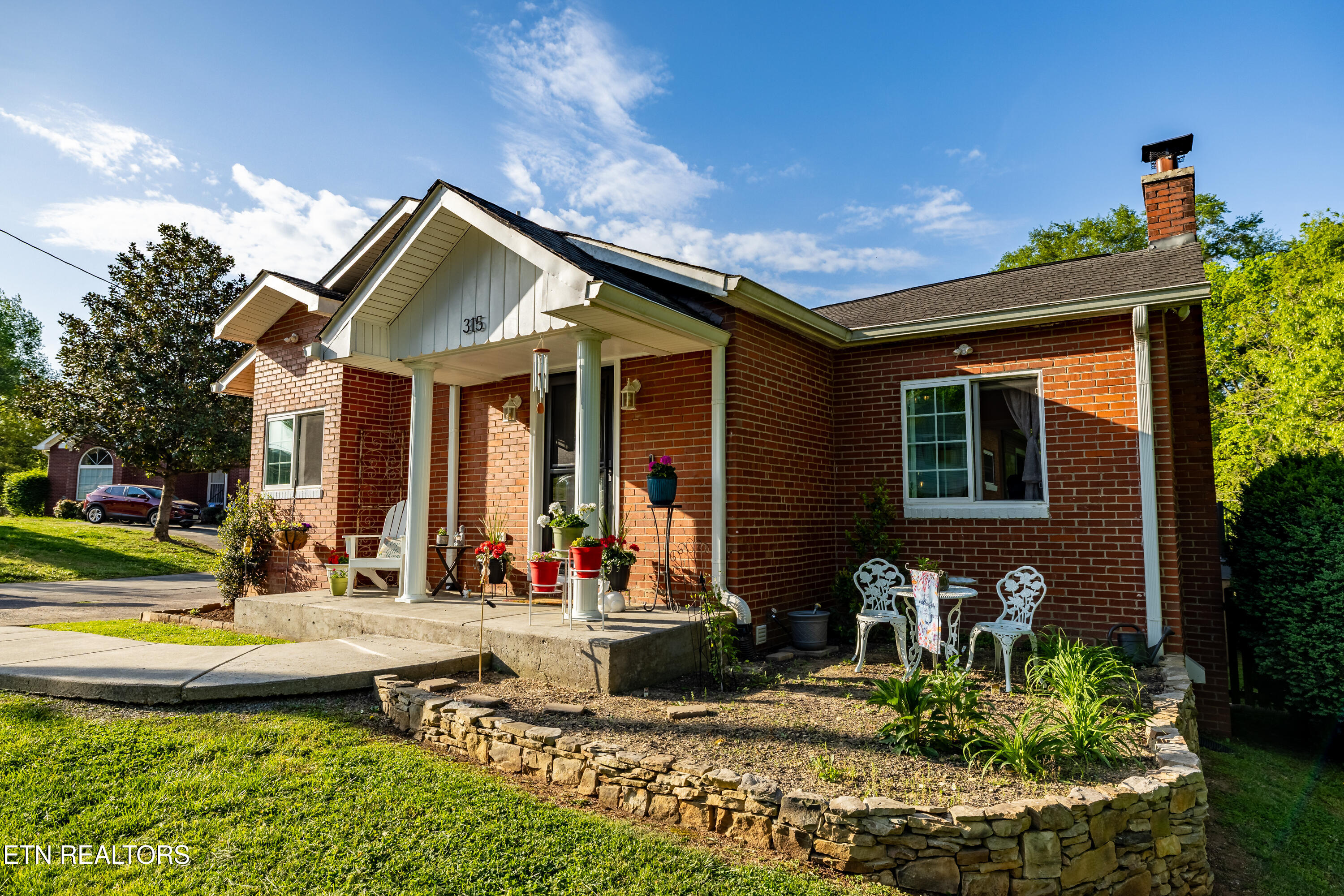 315 South Oak Street Sweetwater TN 37874