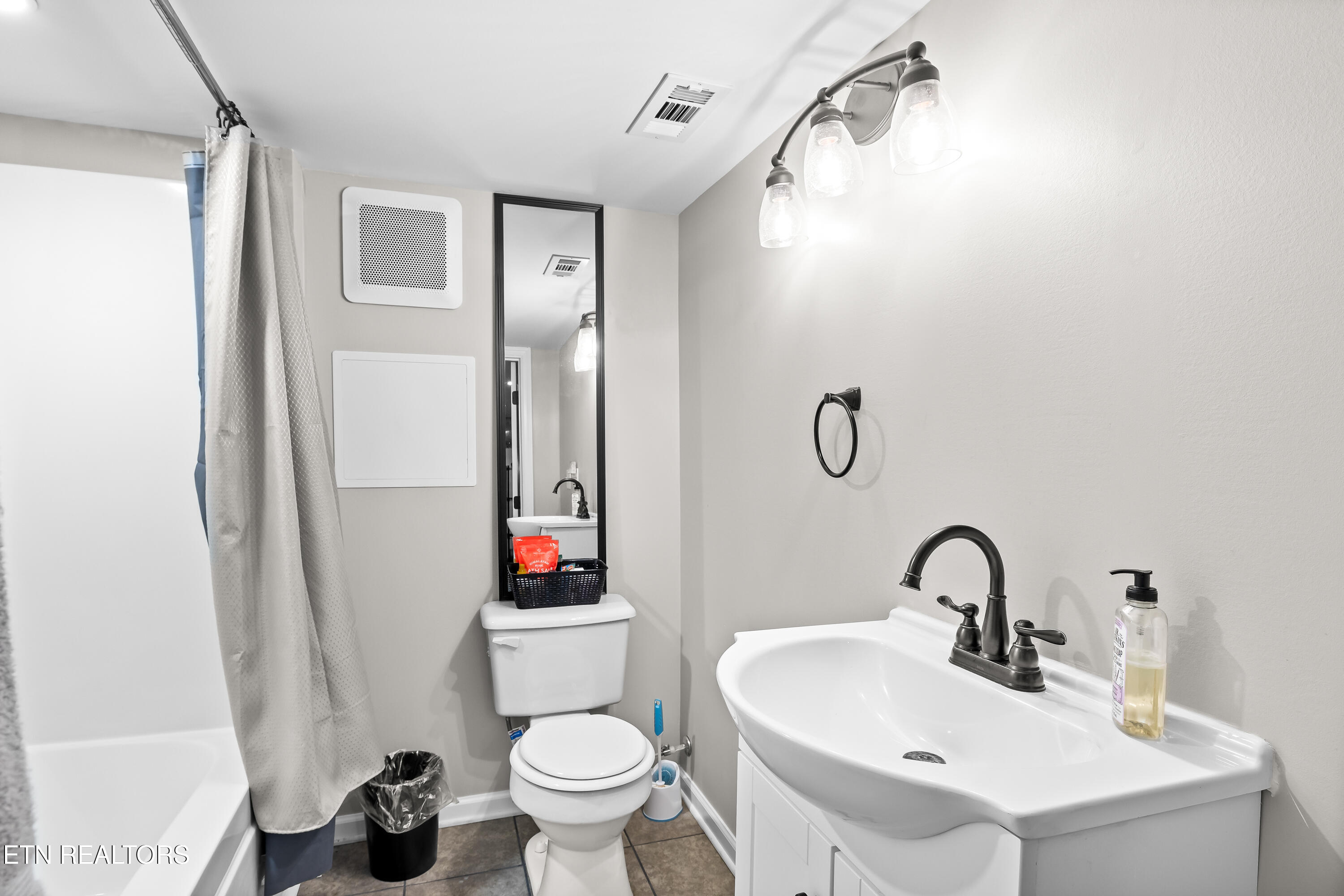 315 South Oak Street Sweetwater TN 37874