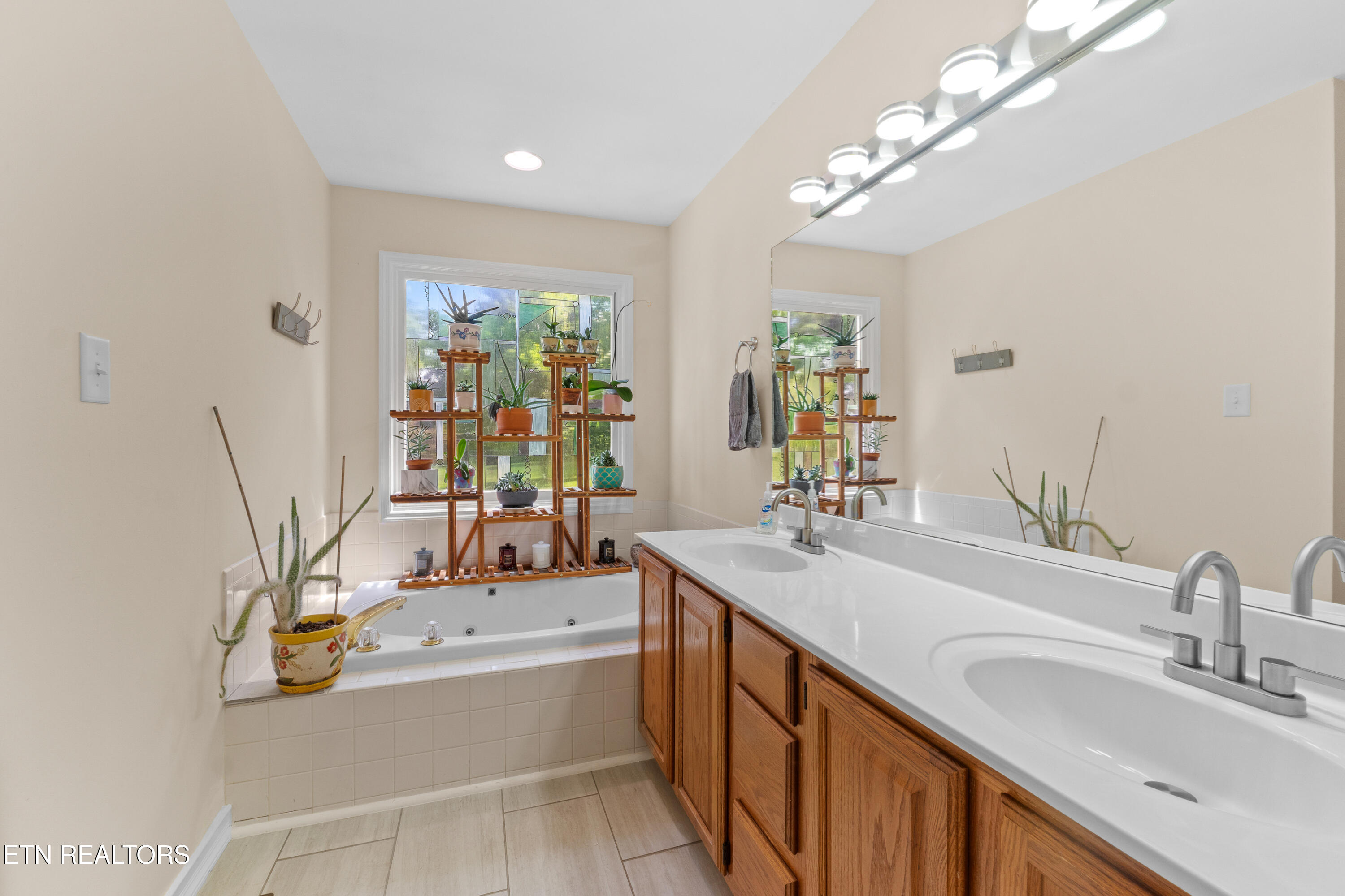 1734 Cheyenne Court Maryville TN 37801