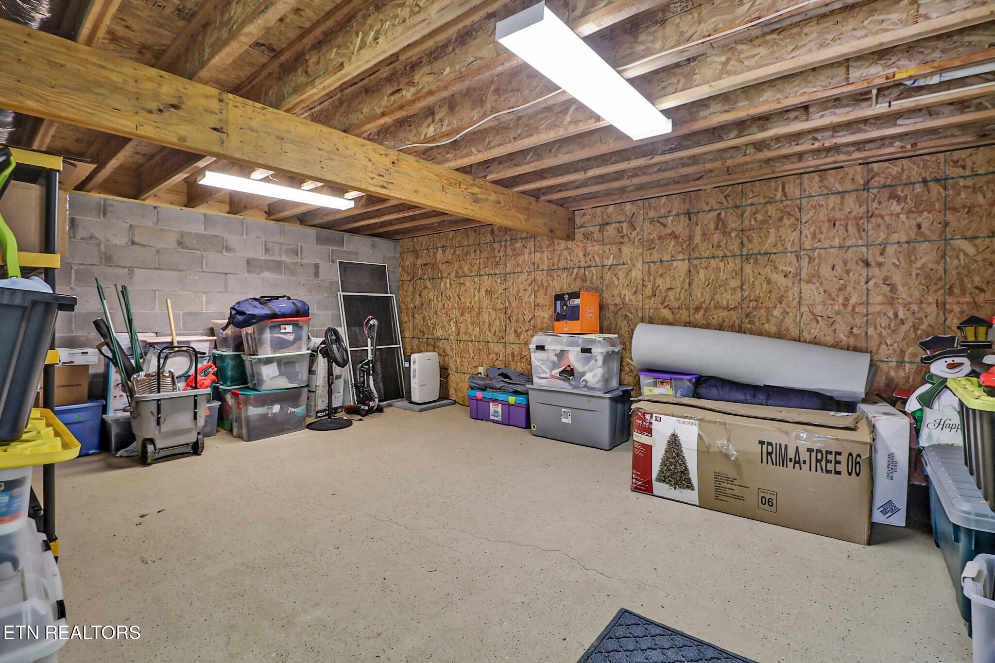 52 & 32 Harley Circle Crossville TN 38558