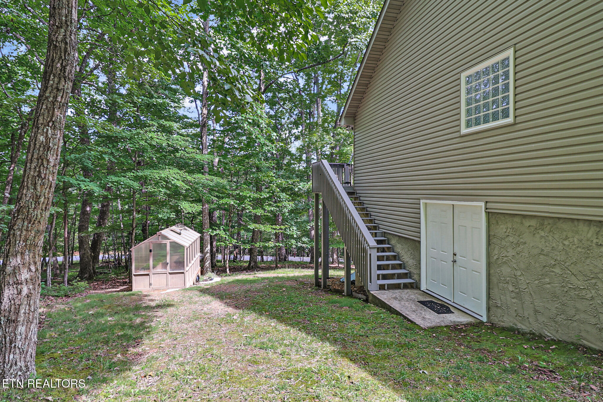 52 & 32 Harley Circle Crossville TN 38558