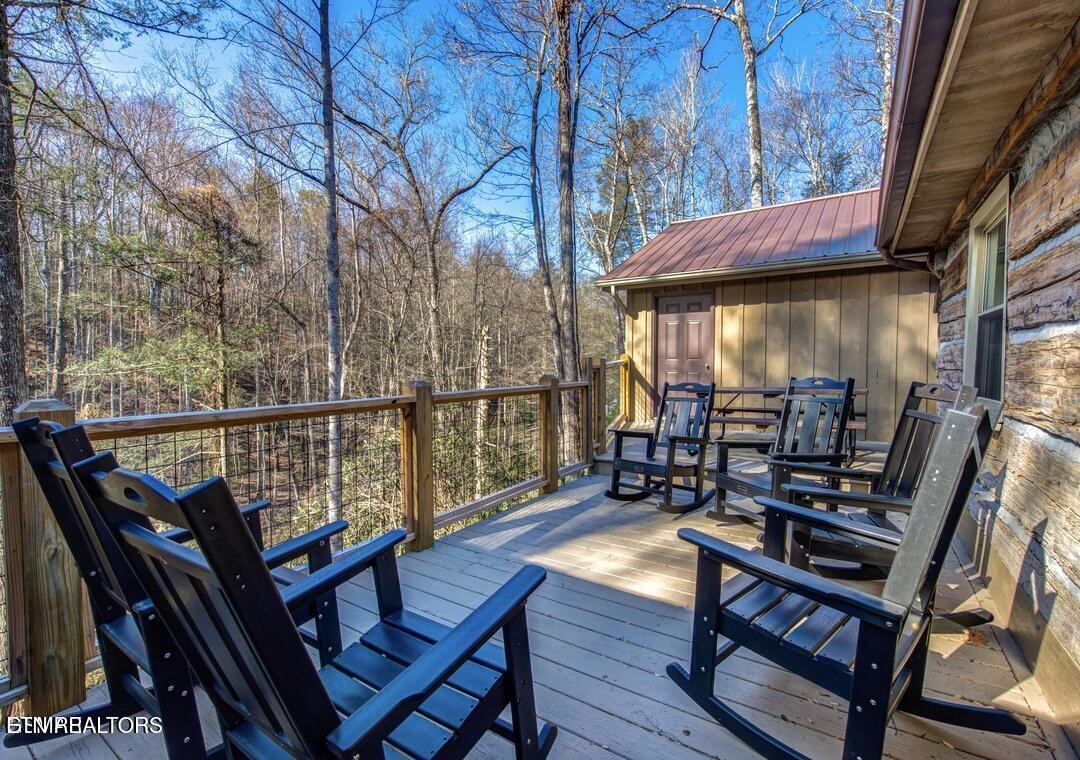 125 Cricket Hollow Way Cosby TN 37722