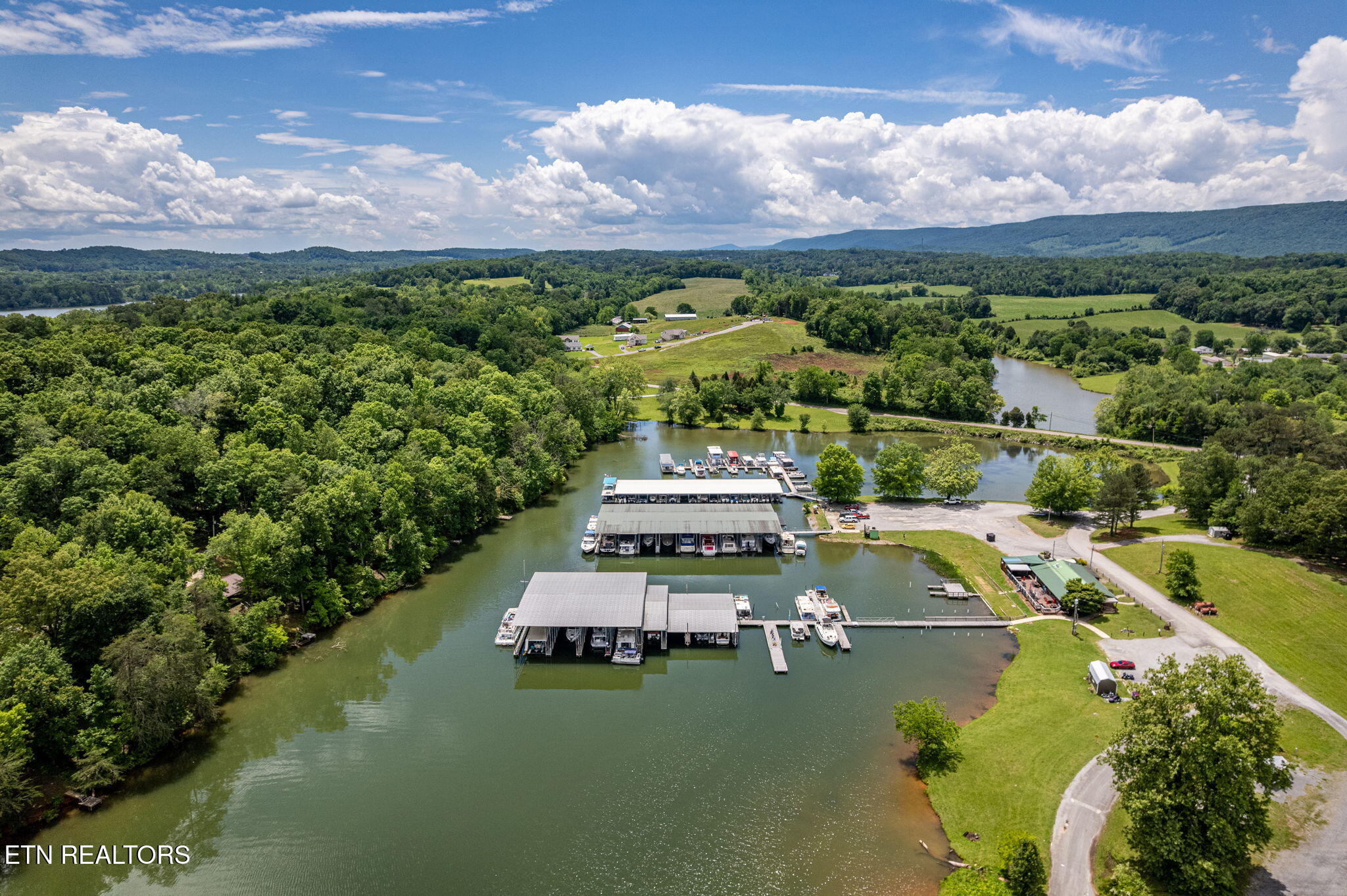 185 Waters Edge Drive Spring City TN 37381