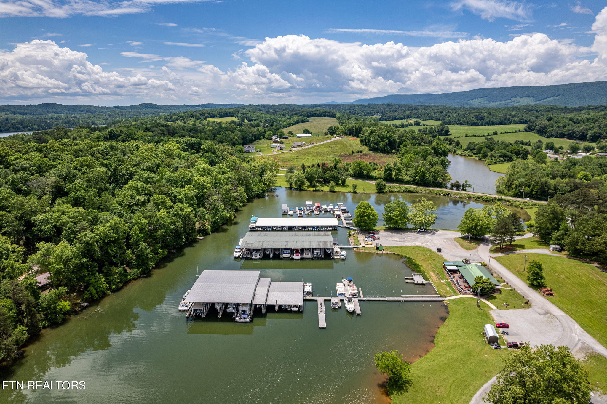 185 Waters Edge Drive Spring City TN 37381