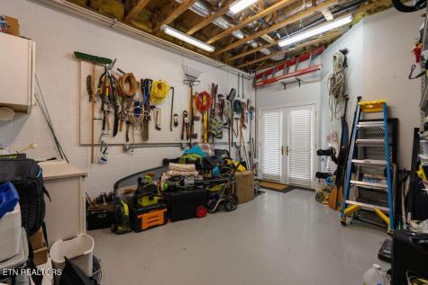 210 Casa Del Lago Way Lenoir City TN 37772