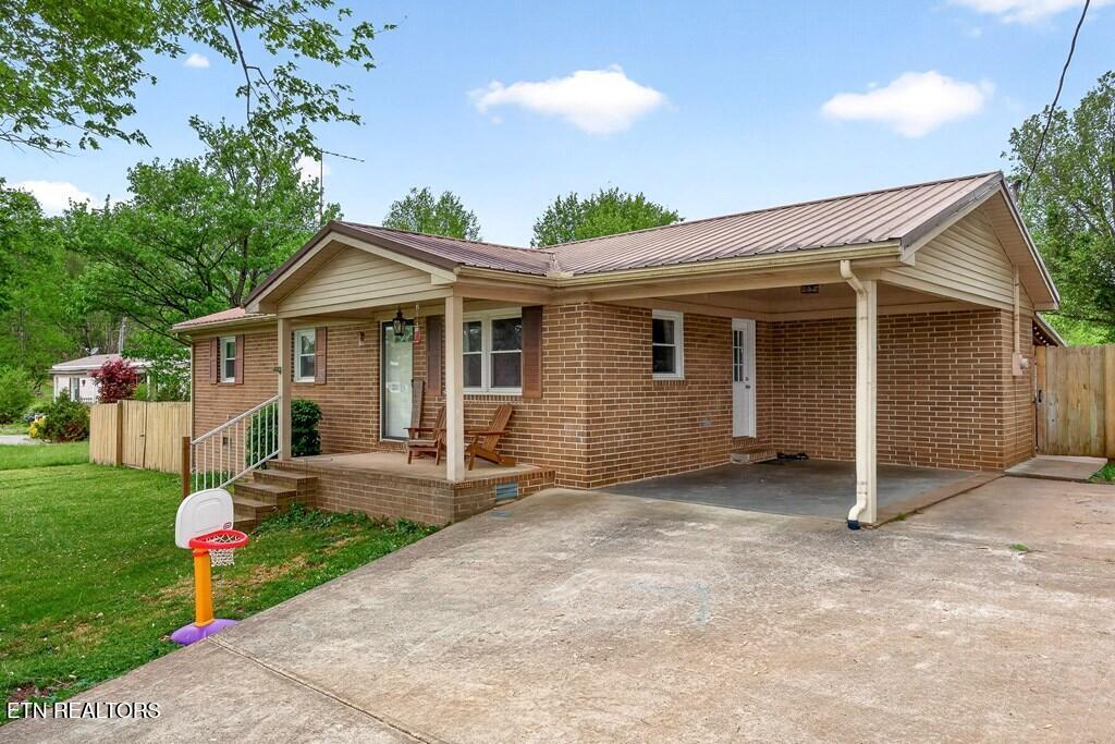 237 Armstrong Road Doyle TN 38559