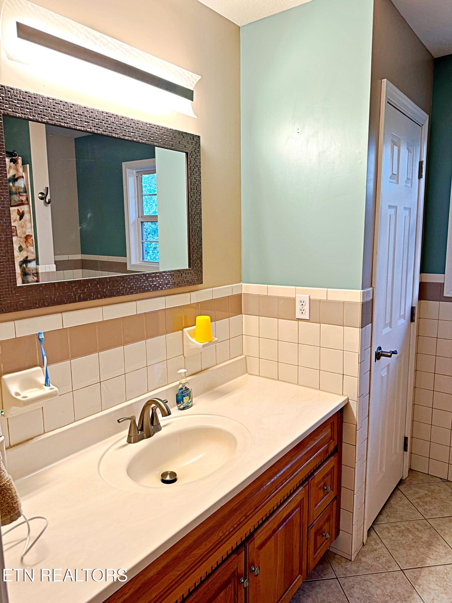 240 Mariner Point Road Lafollette TN 37766