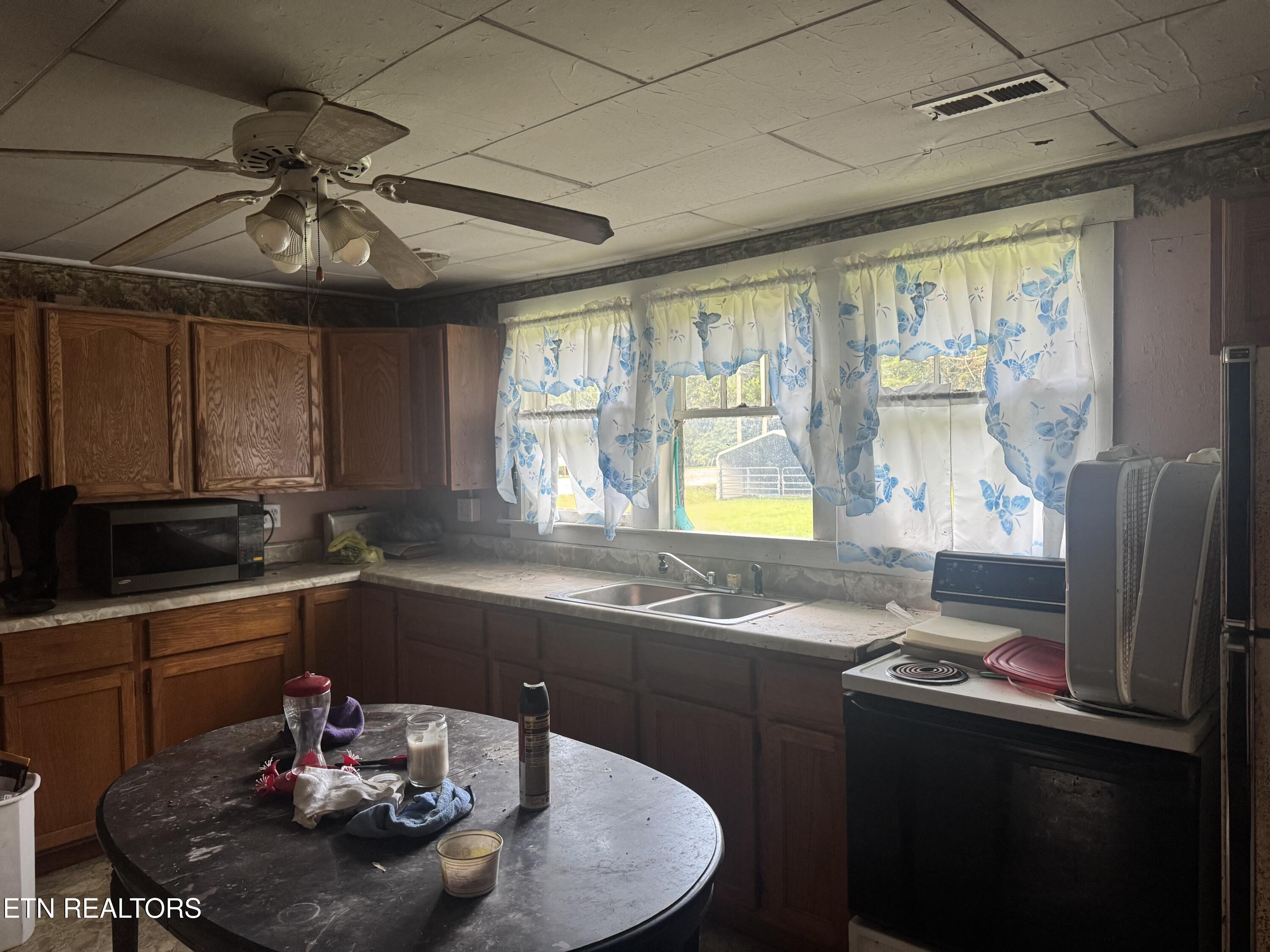 10108 Petros Highway Oliver Springs TN 37840