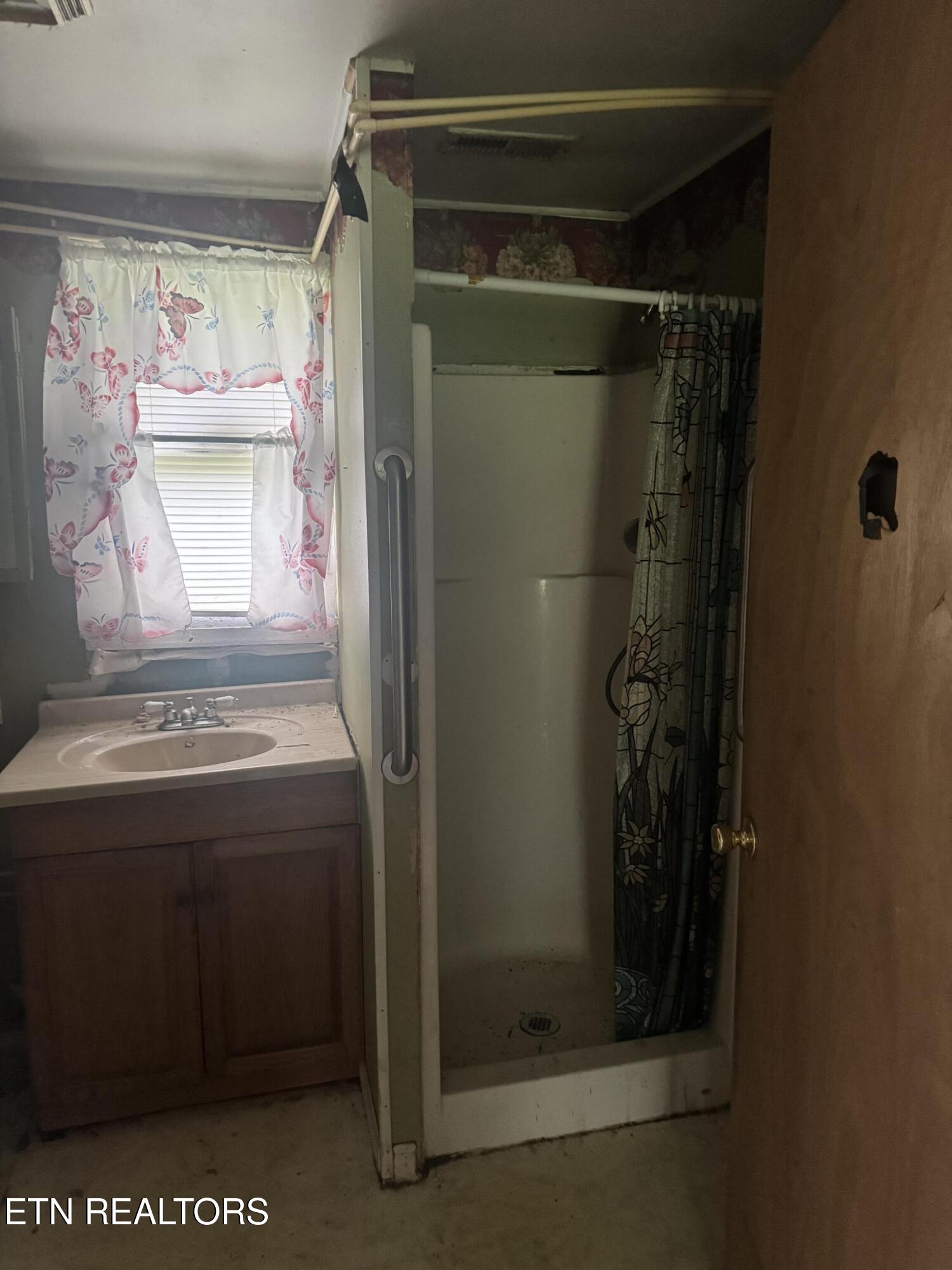 10108 Petros Highway Oliver Springs TN 37840