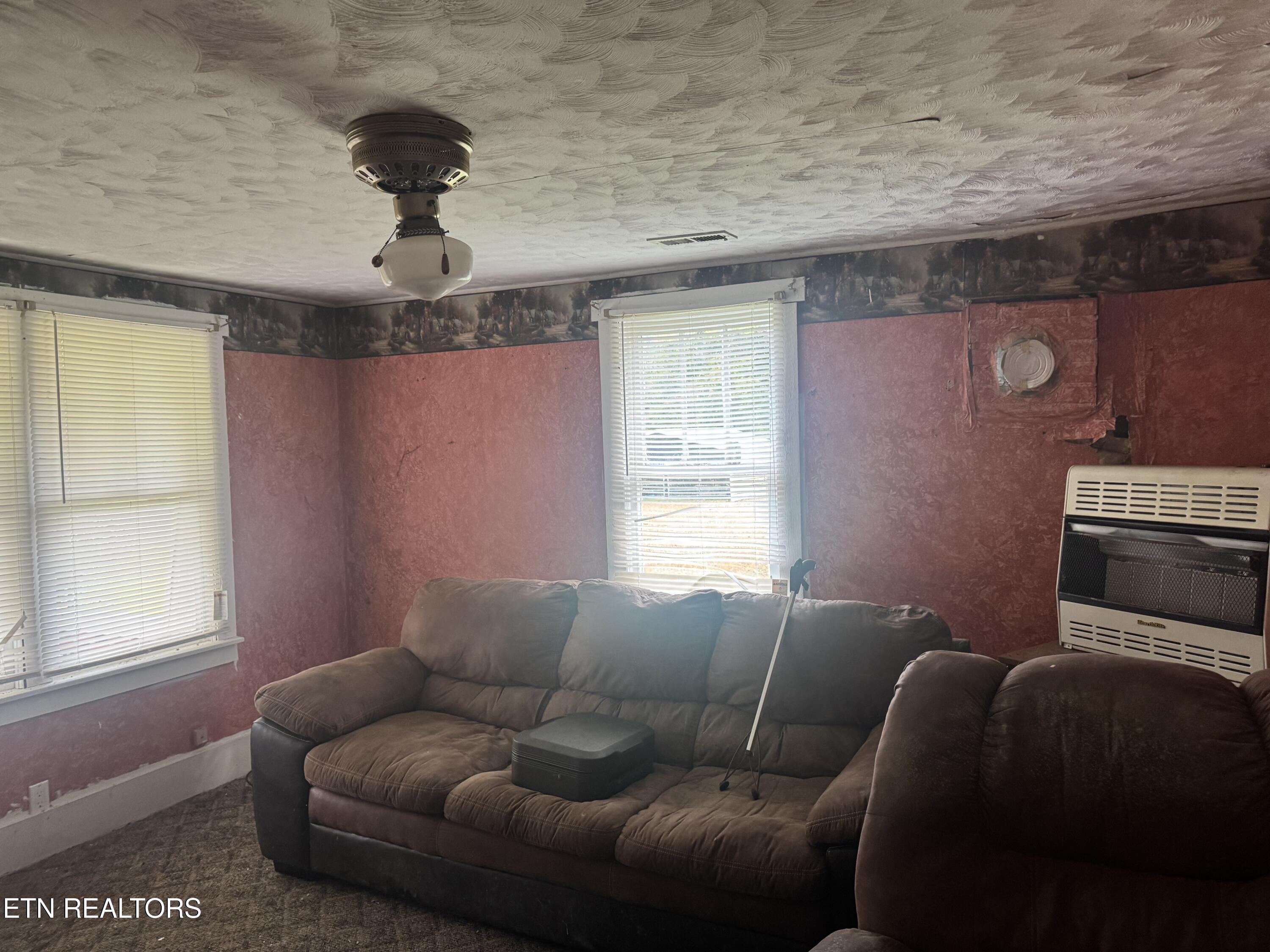 10108 Petros Highway Oliver Springs TN 37840
