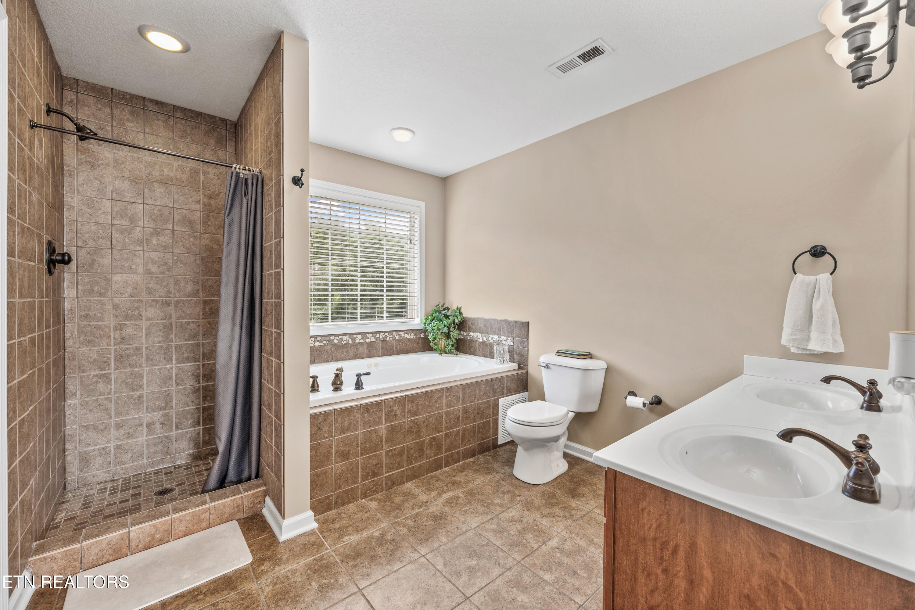 5918 Gray Gables Drive Knoxville TN 37931