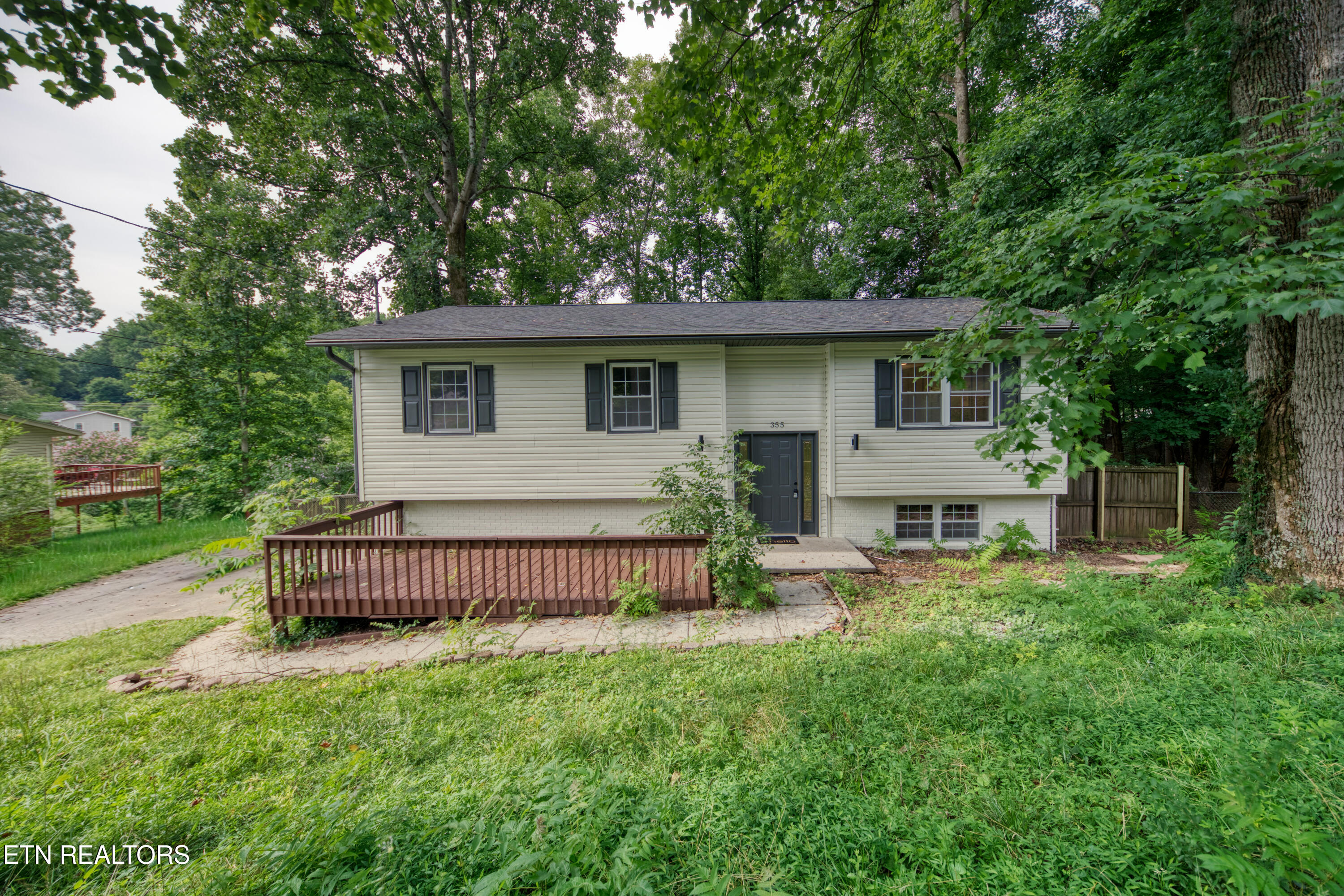 355 Walnut Valley Road Clinton TN 37716