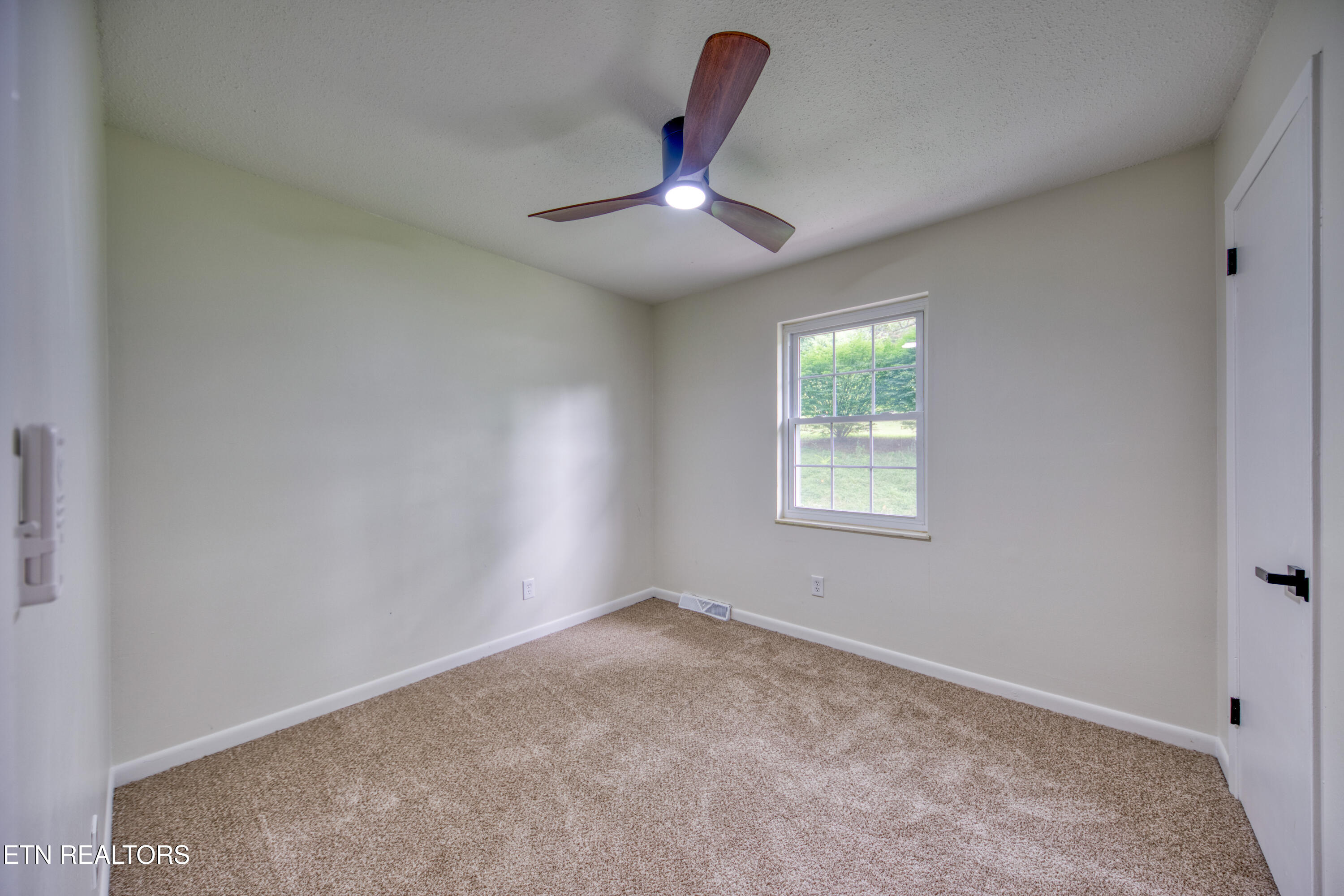 355 Walnut Valley Road Clinton TN 37716