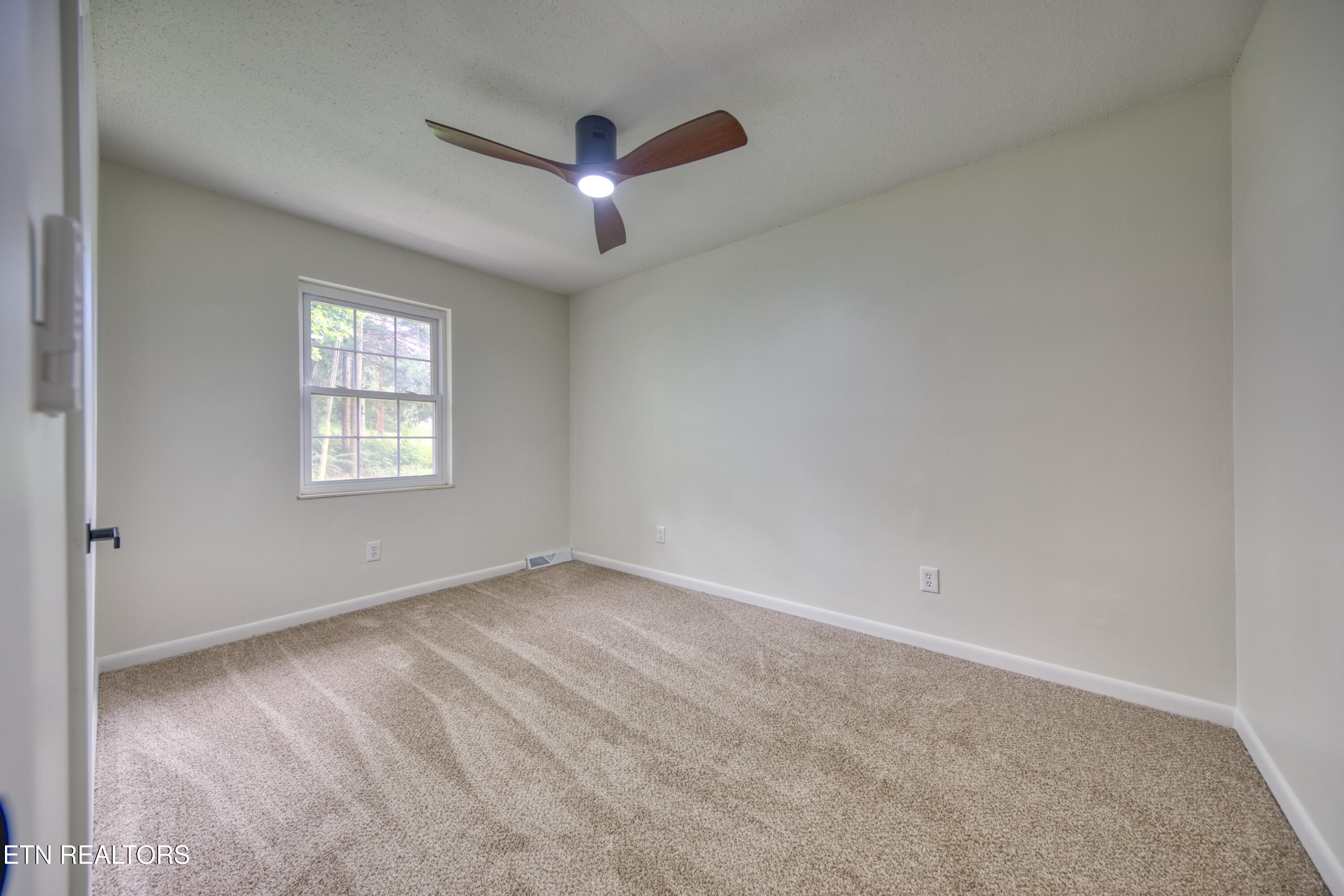 355 Walnut Valley Road Clinton TN 37716