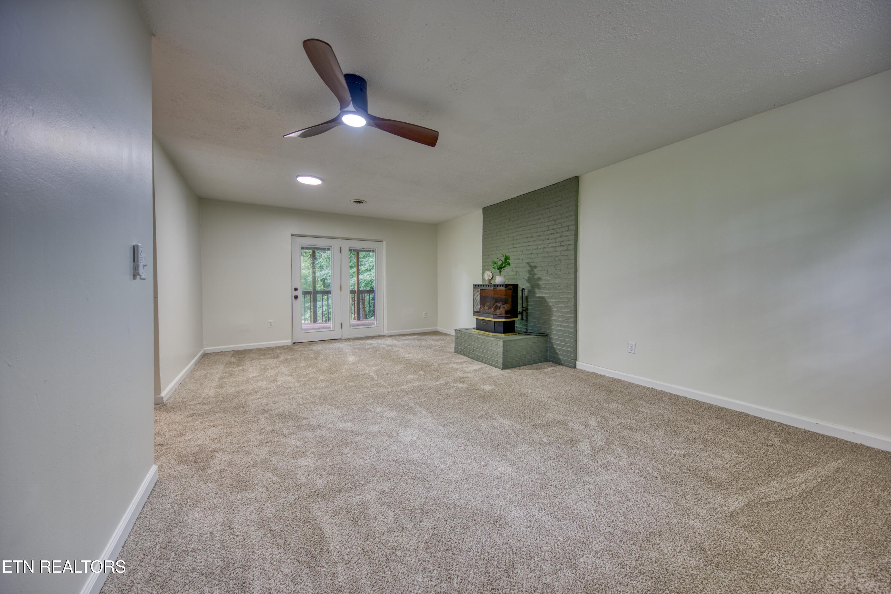 355 Walnut Valley Road Clinton TN 37716