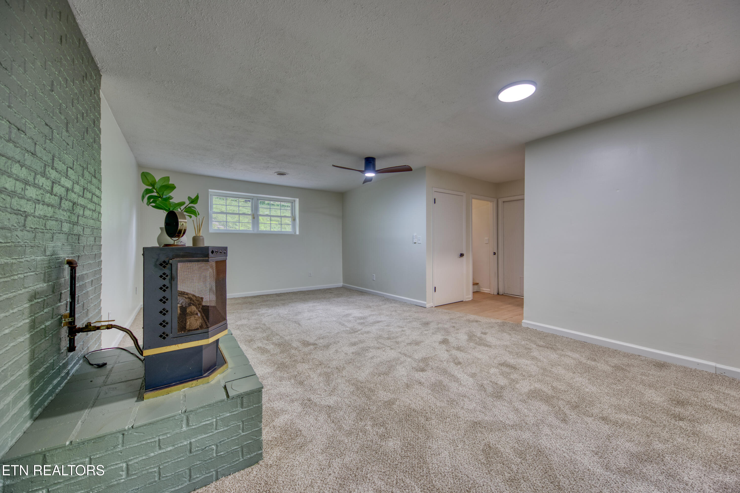 355 Walnut Valley Road Clinton TN 37716