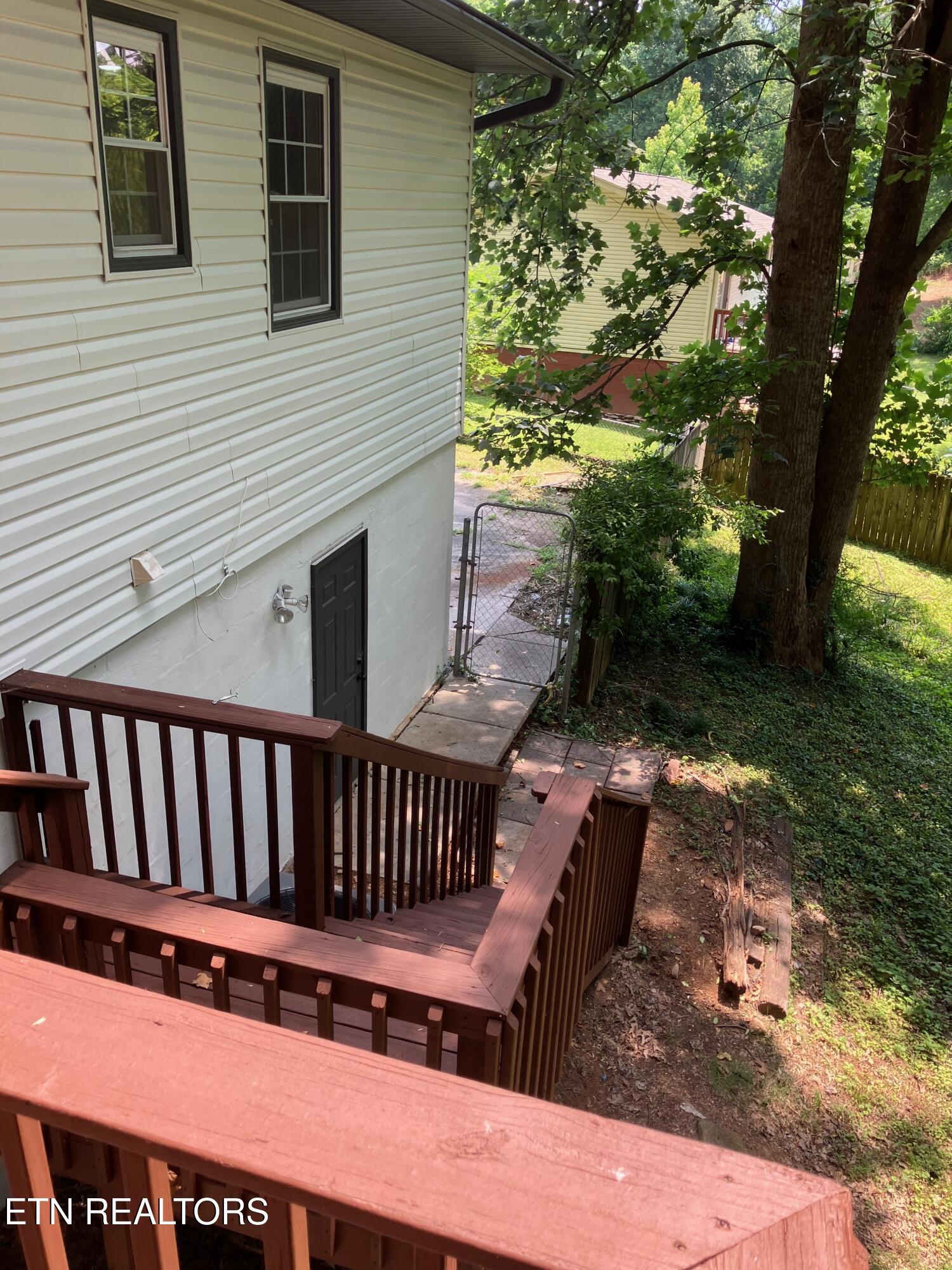 355 Walnut Valley Road Clinton TN 37716