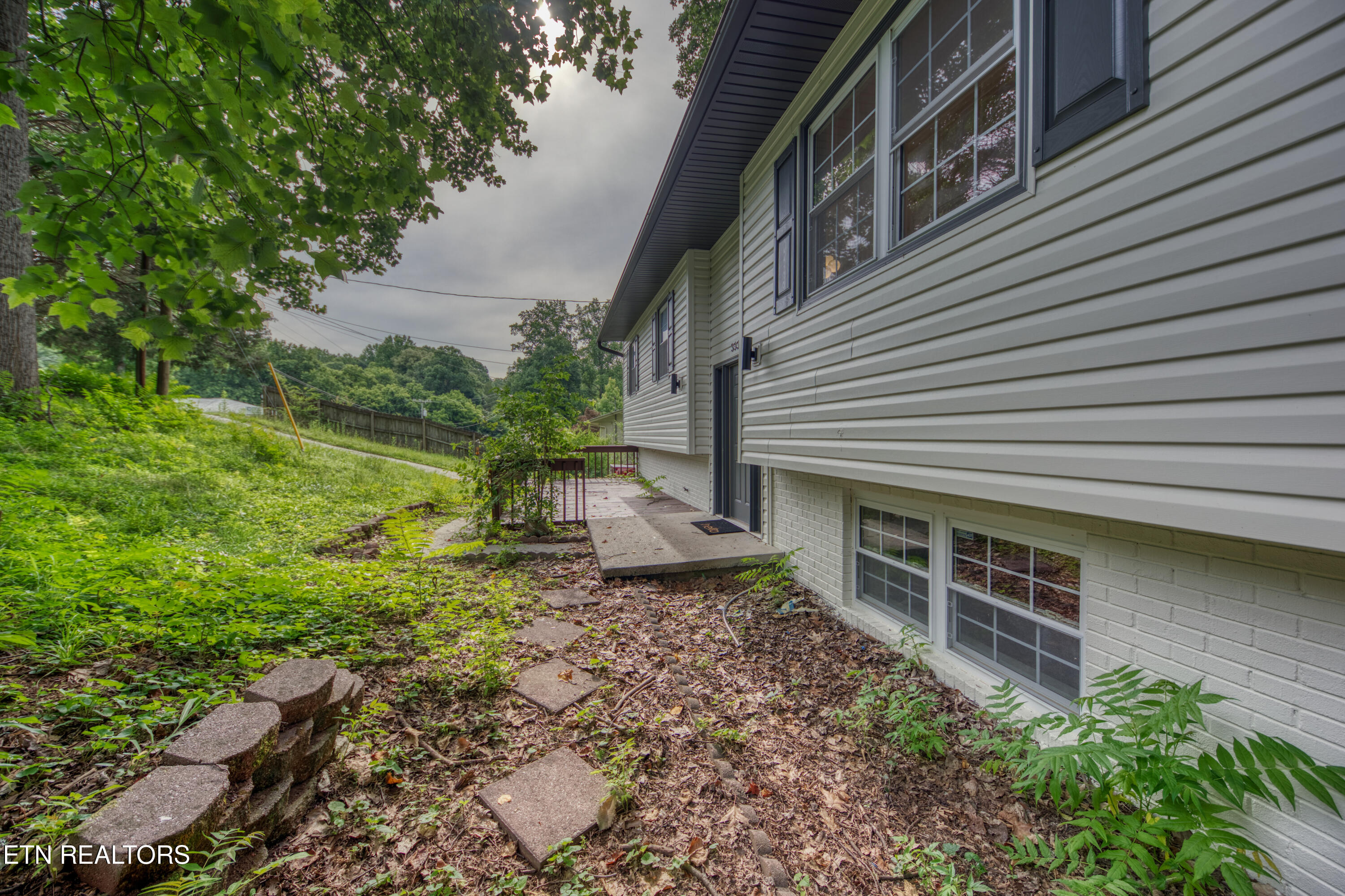 355 Walnut Valley Road Clinton TN 37716