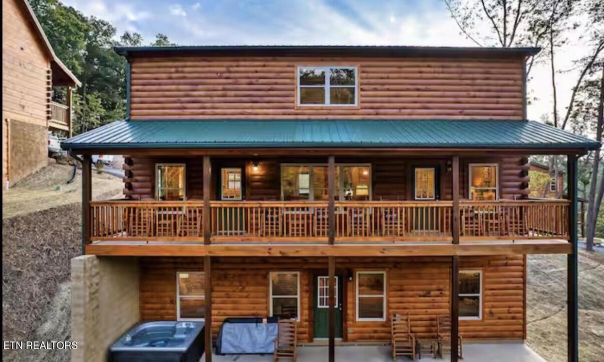 848 String Run Way Pigeon Forge TN 37863