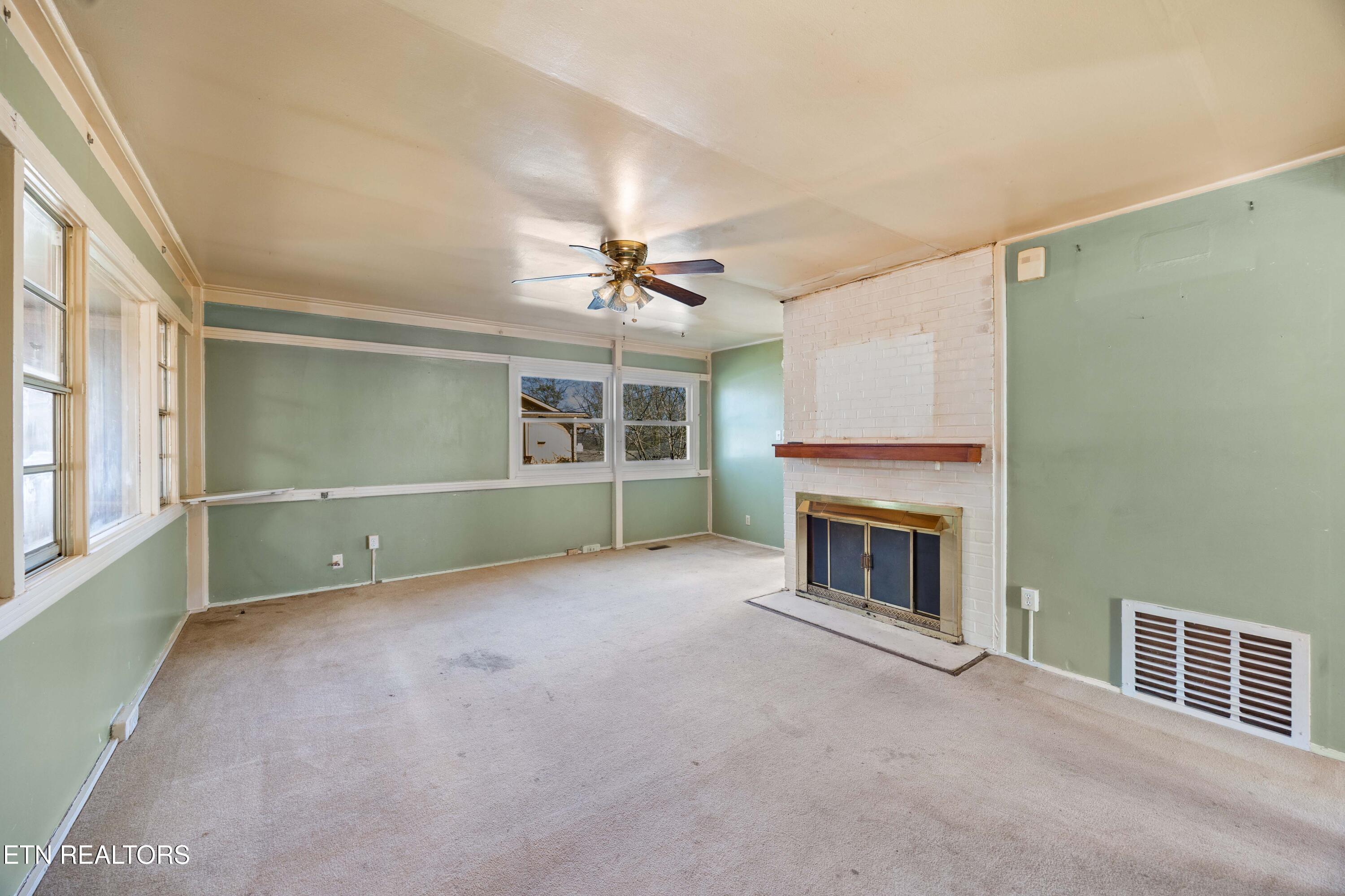 102 Glendale Lane Oak Ridge TN 37830