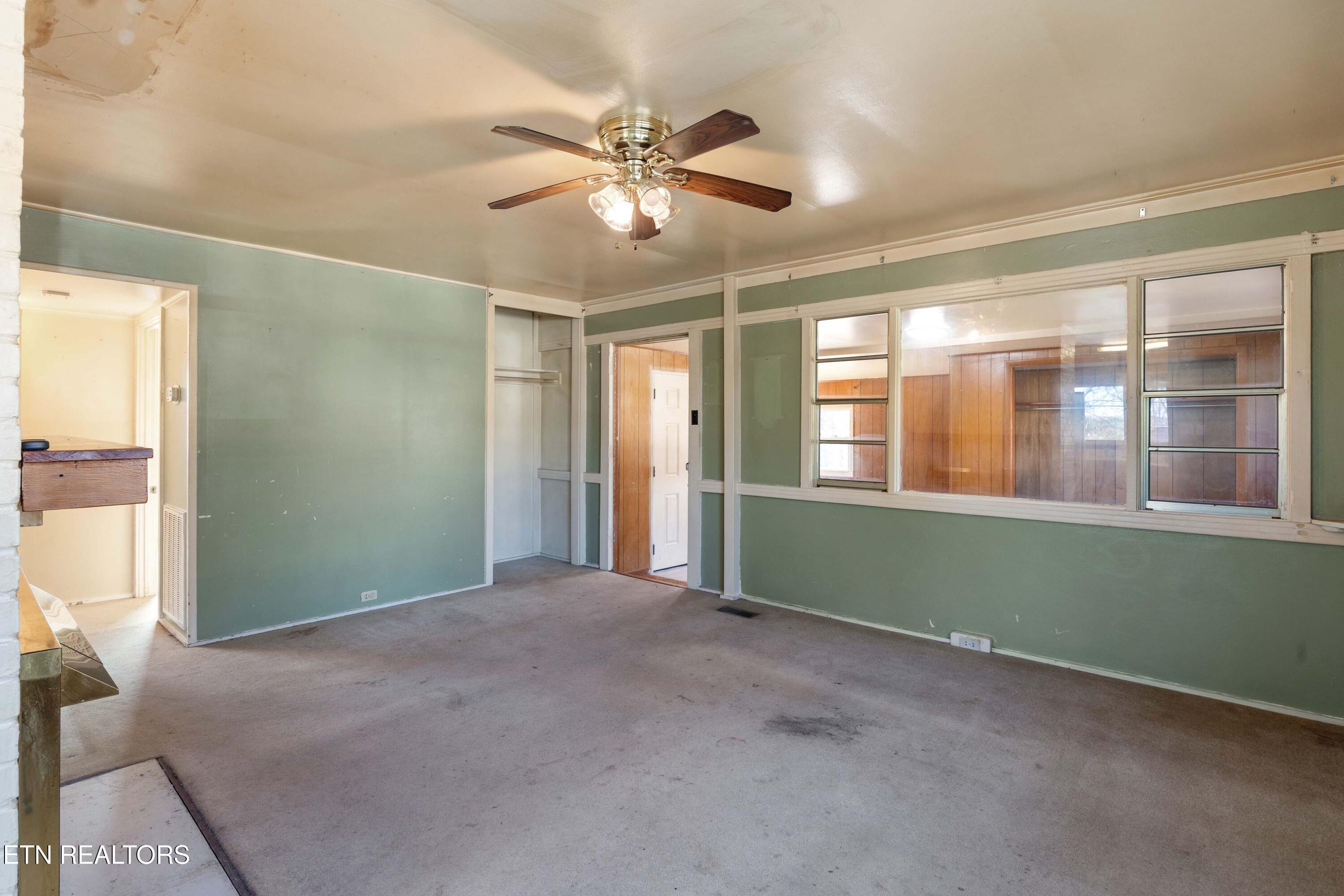 102 Glendale Lane Oak Ridge TN 37830