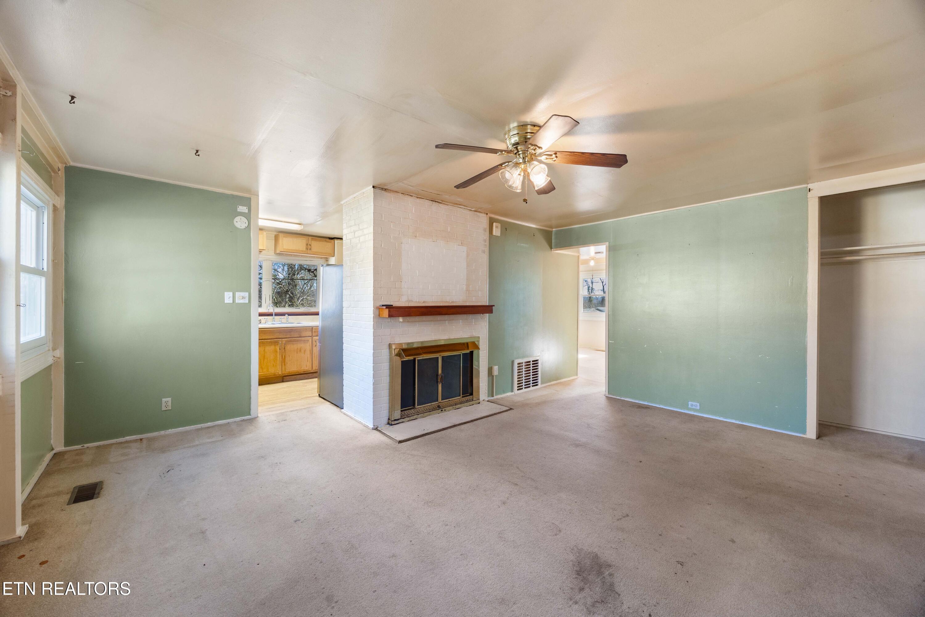 102 Glendale Lane Oak Ridge TN 37830