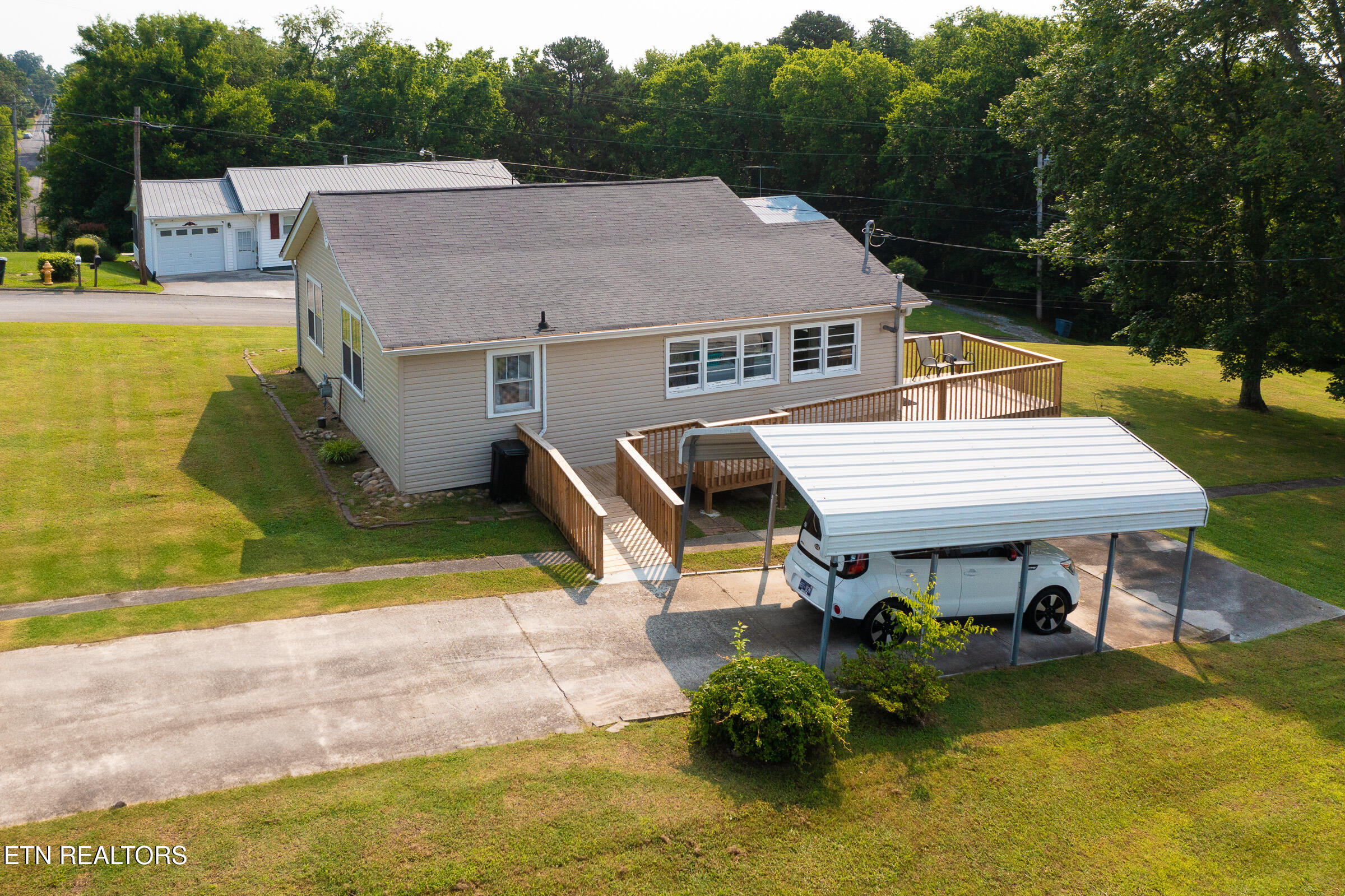 102 O Street Lenoir City TN 37771