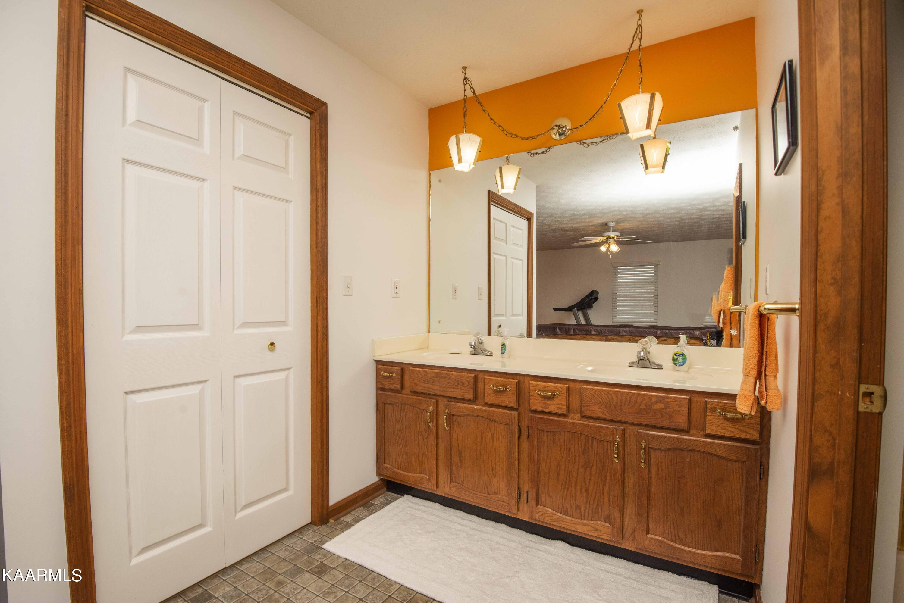 3014 Sugarwood Drive Kodak TN 37764